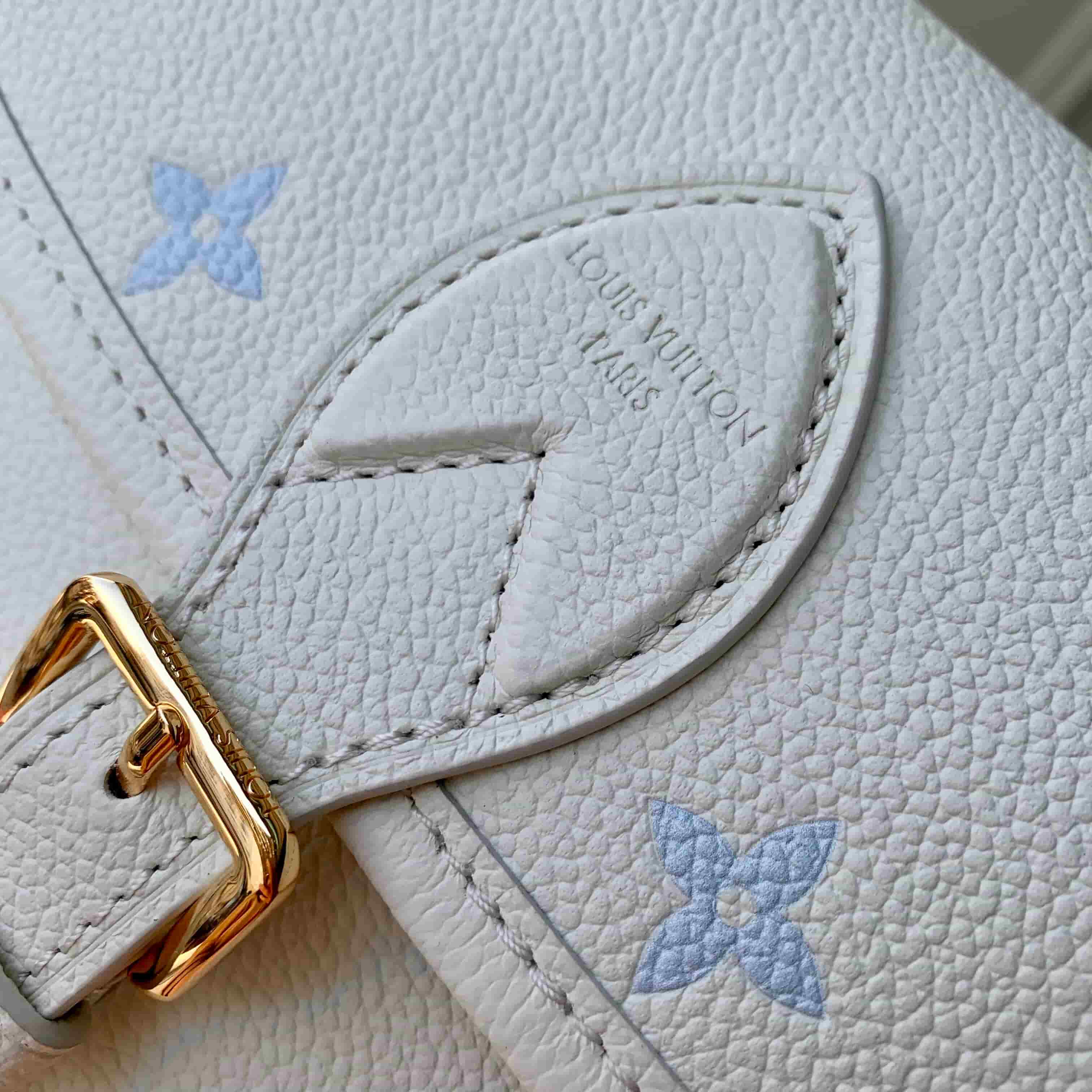 Louis Vuitton Diane Milky White/Blue Cowhide leather M28054 High
