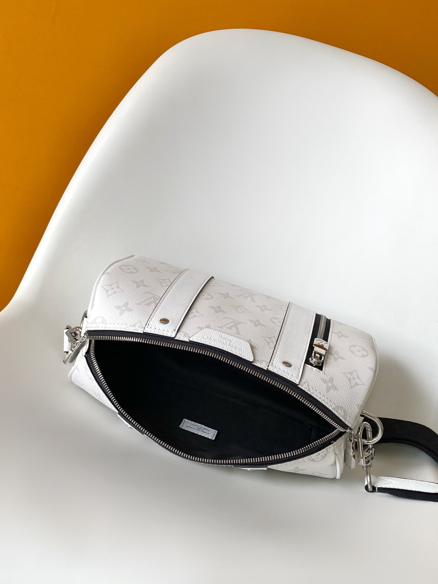 Louis Vuitton City Keepall Optic White Monogram coated canvas and Taigarama cowhide leather M27644 High