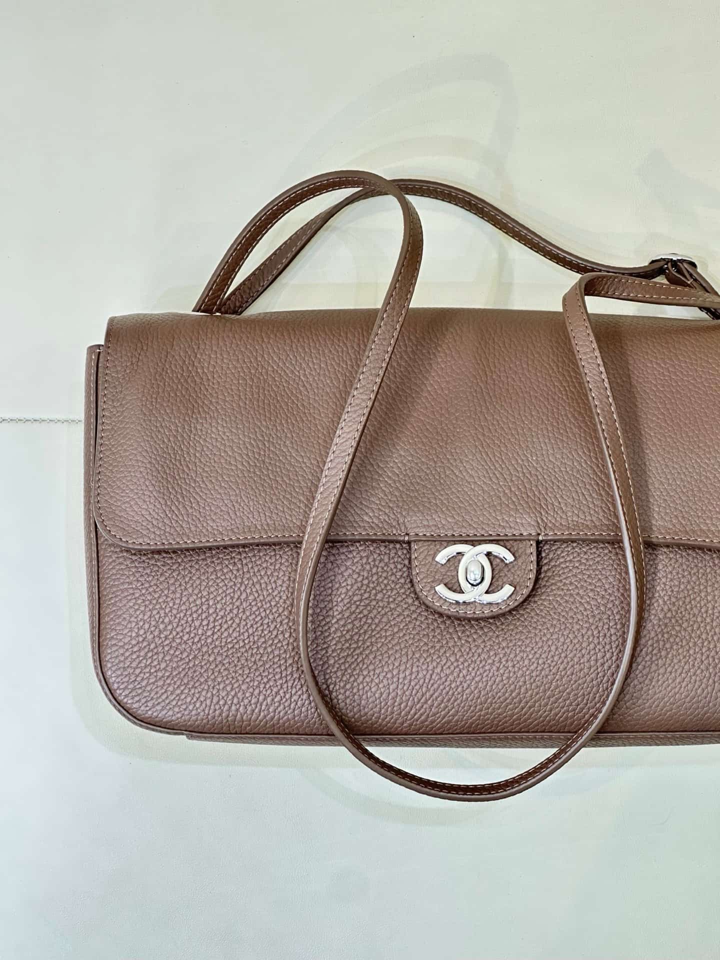 Chanel Maxi Flapbag Grained Calfskin & Silver Metal Light Brown AS6231 TOP