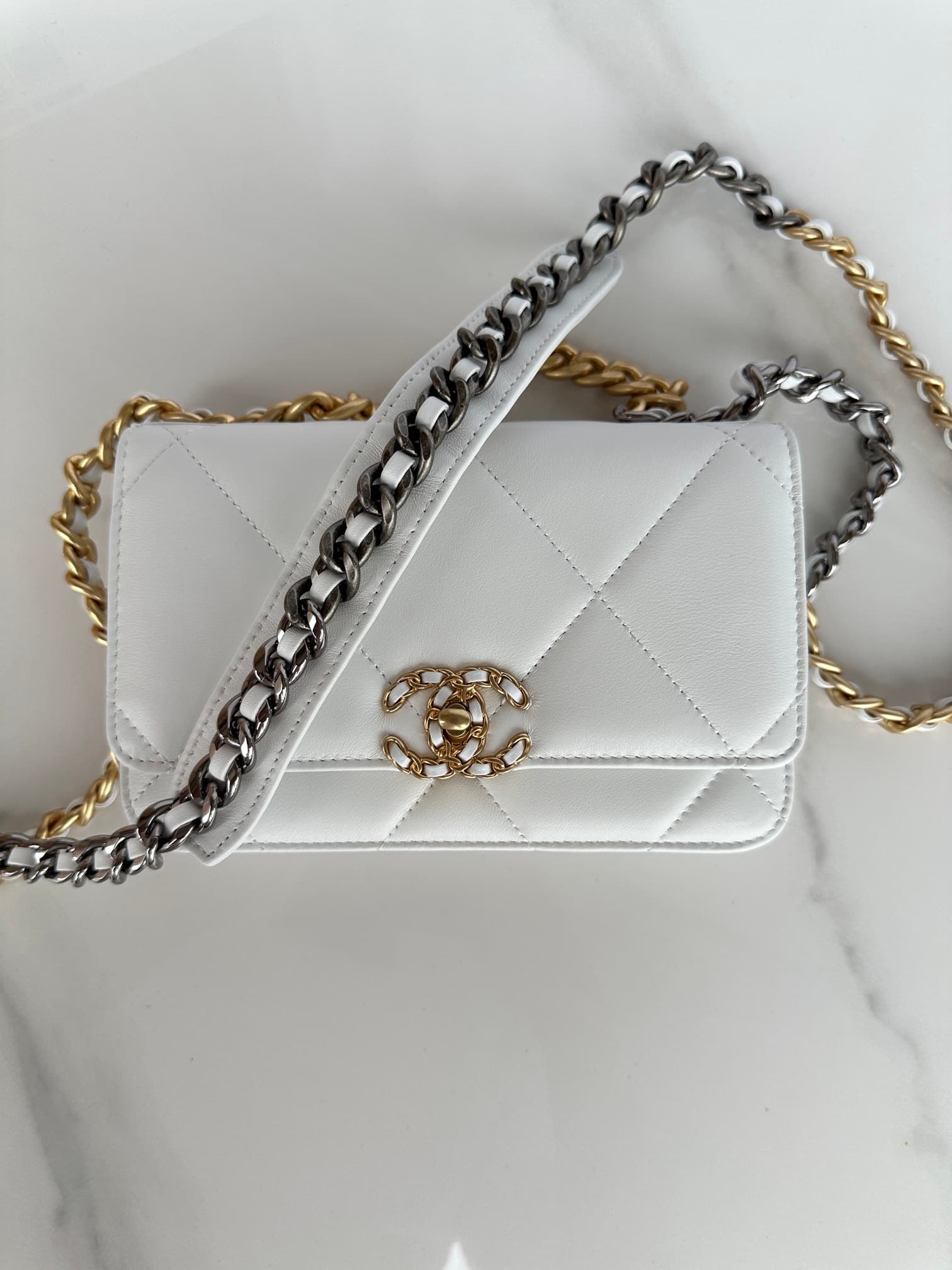 Chanel Wallet on Chain Lambskin Leather & Gold-Tone Metal White AP0957 A