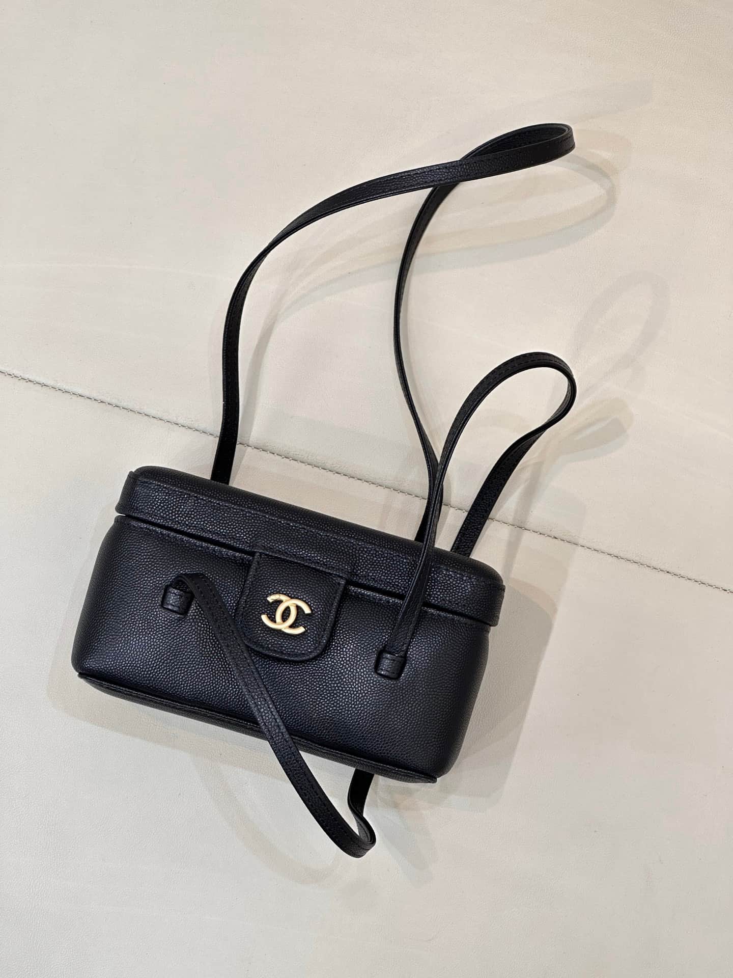 Chanel Long Vanity with Leather Strap Grained Shiny Calfskin & Gold-Tone Metal Black AP5067 TOP