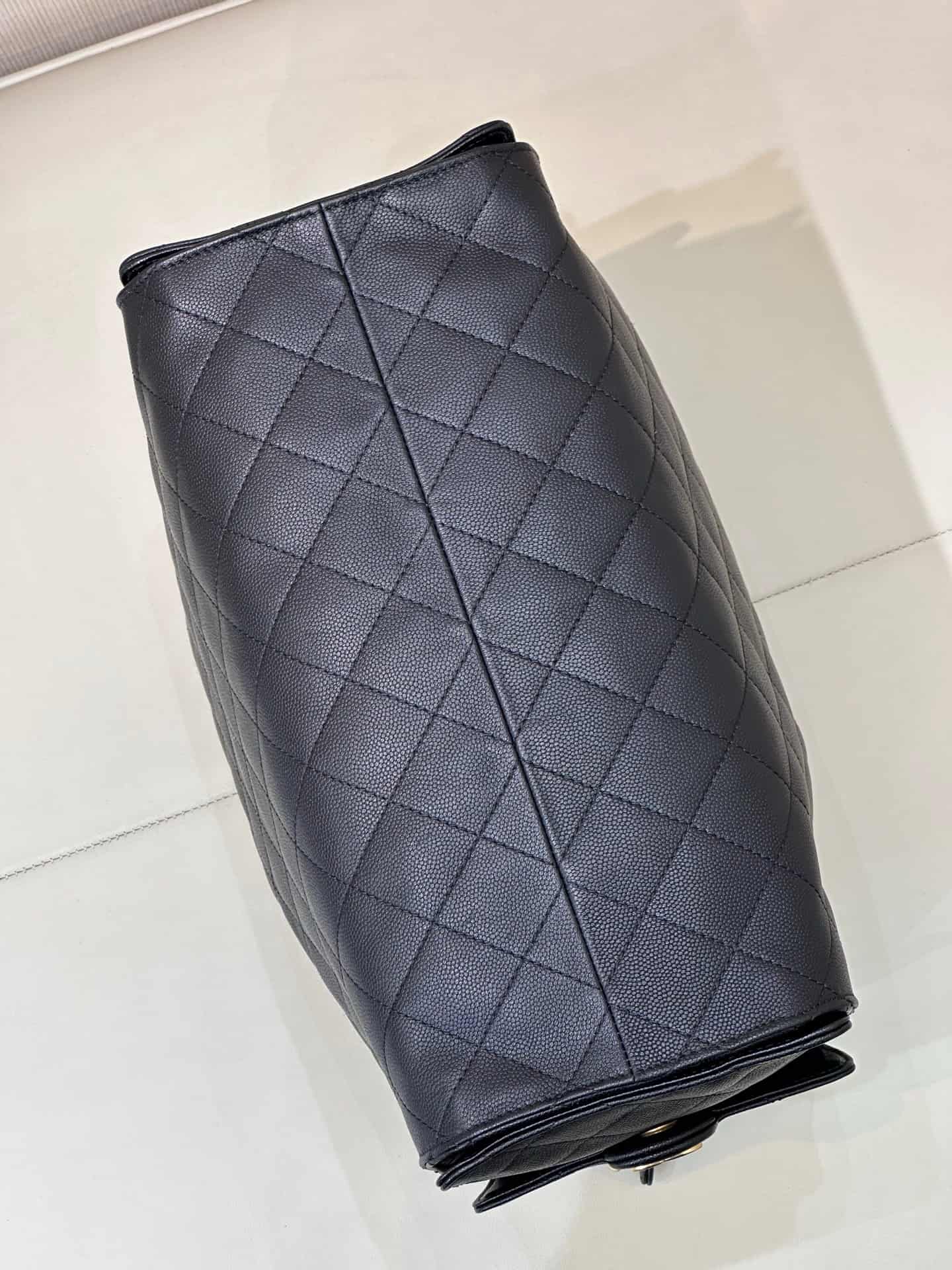 Chanel 25 Medium Hobo handbag AS5311 Grained Calfskin & Gold-tone Metal Black TOP