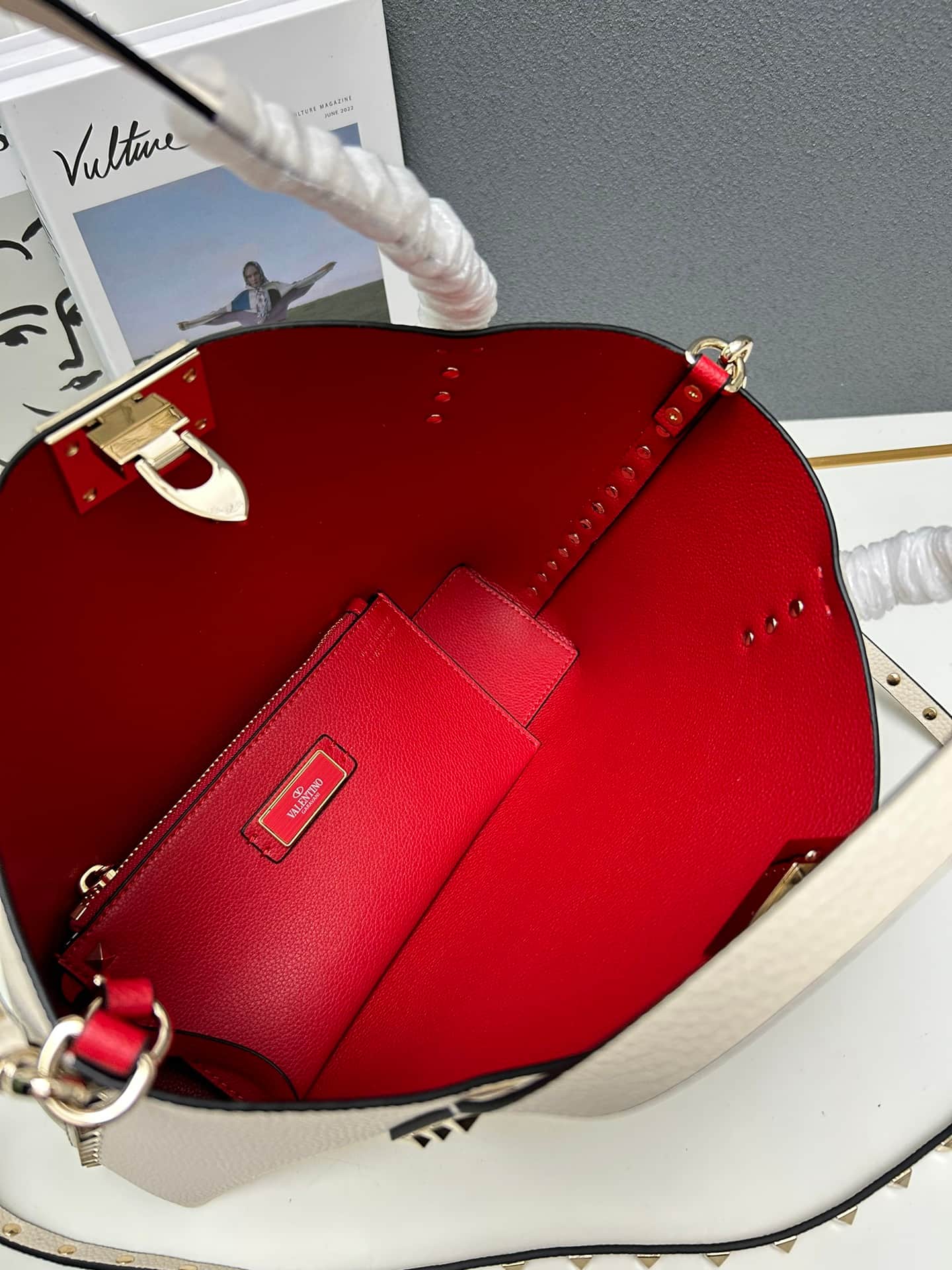 Valentino Garavani Rockstud Tote Bag in White Mid