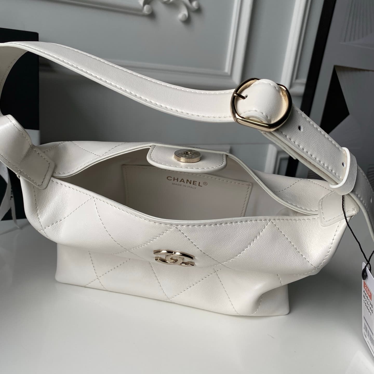 Chanel Hobo Handbag Shiny Lambskin & Gold-Tone Metal AS6138 White High