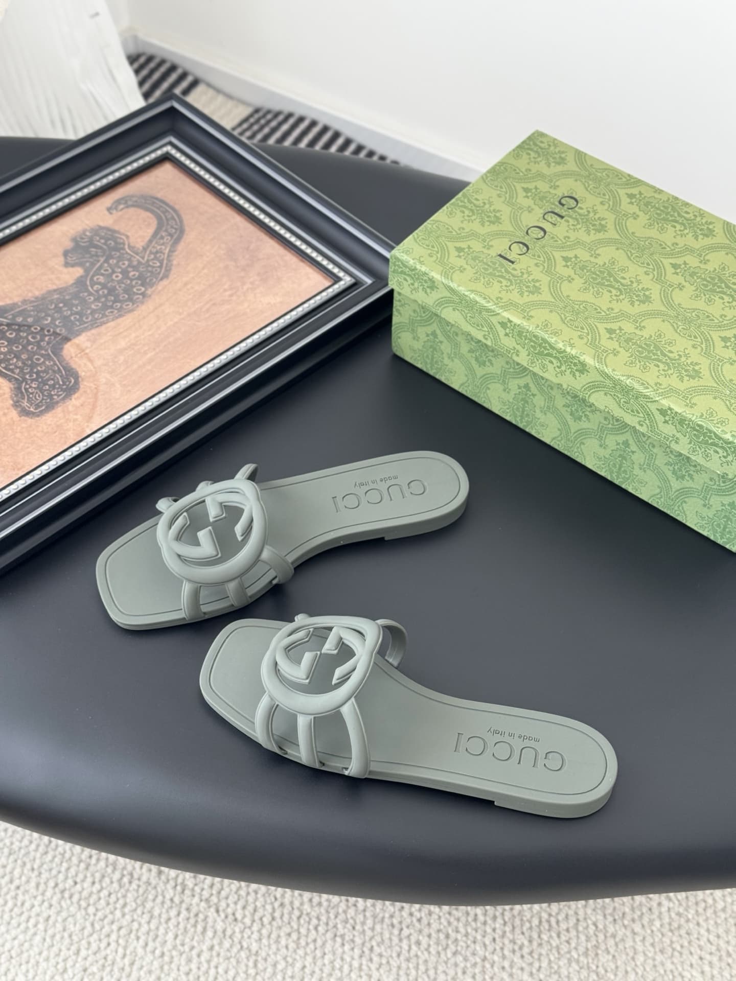 Gucci Women's Interlocking G slide sandal