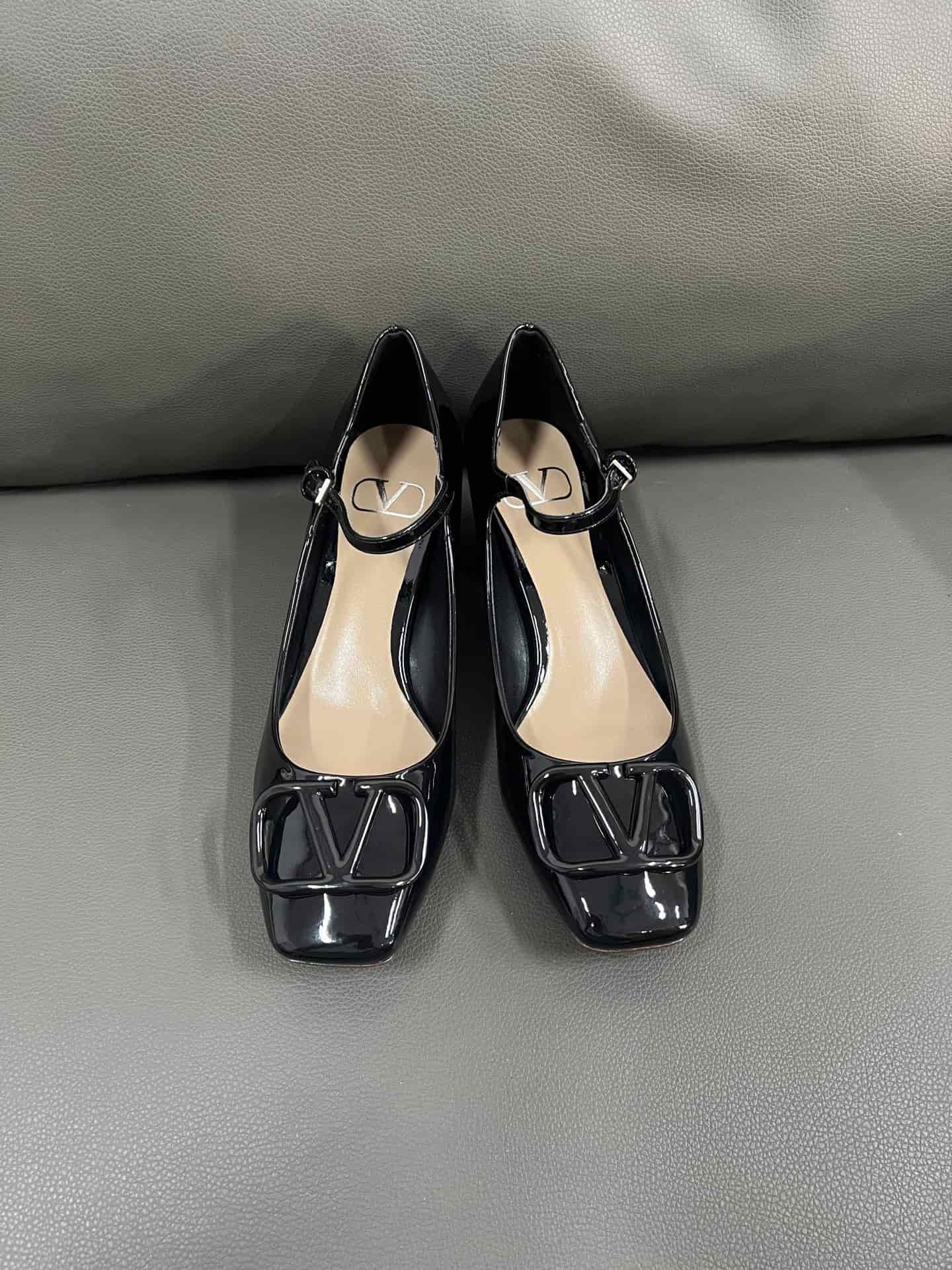 Valentino Garavani VLogo Mary Jane Pumps