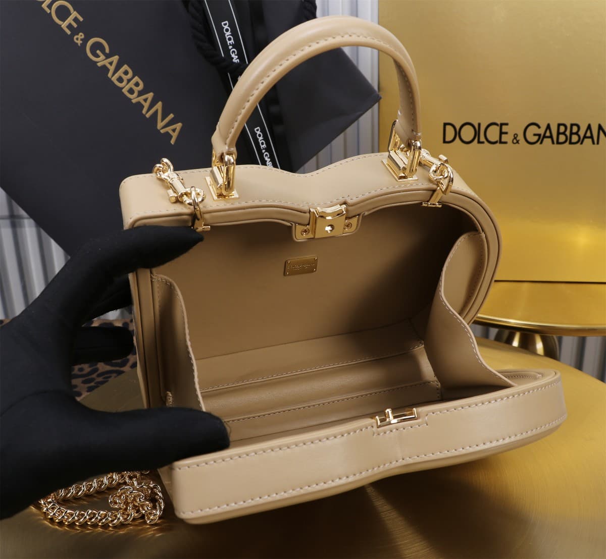 Dolce & Gabbana beige leather DG Logo handbag high