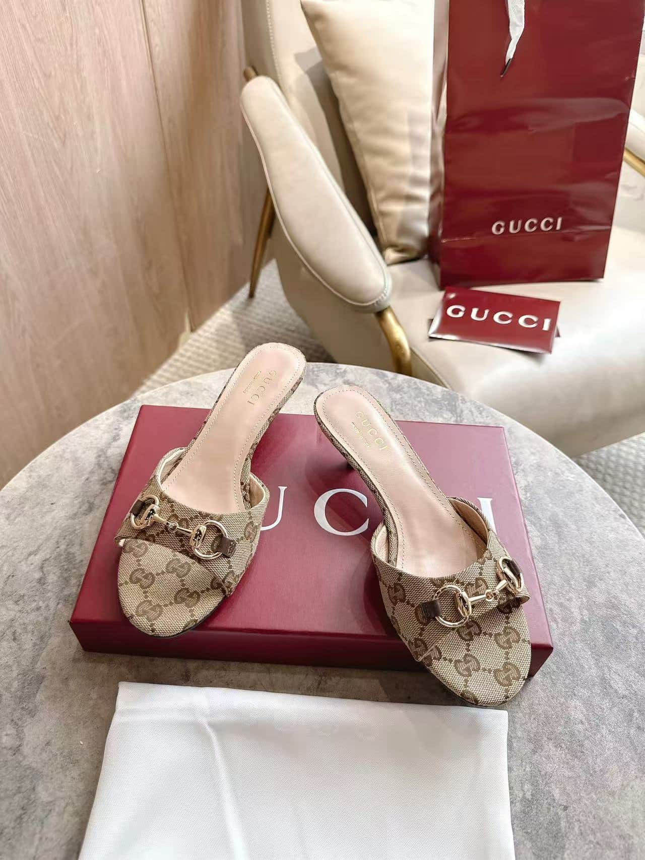 Gucci Women's slide sandal with Horsebit