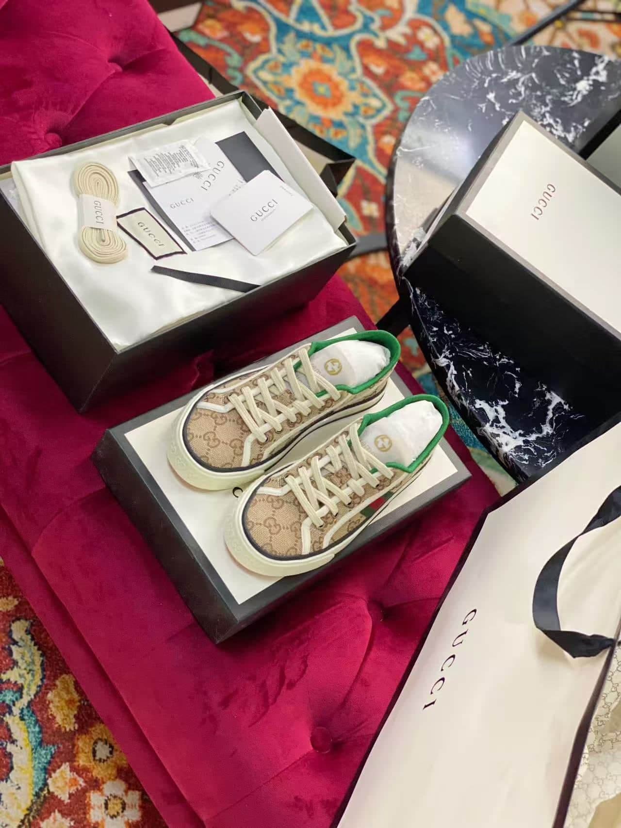 Gucci Tennis 1977 Sneaker Shoes in beige/ebony GG canvas