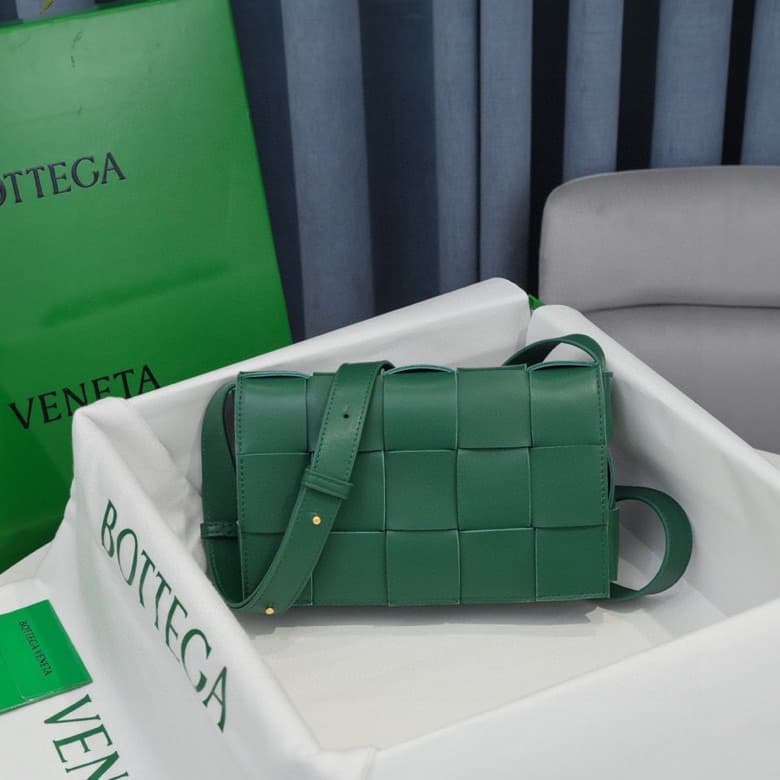 BV CASSETTE BAG Lambskin High