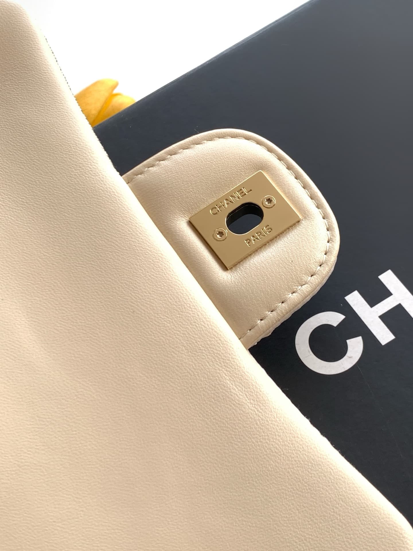 Chanel Small Flap Bag & Gold-Tone Metal White AS4561 A