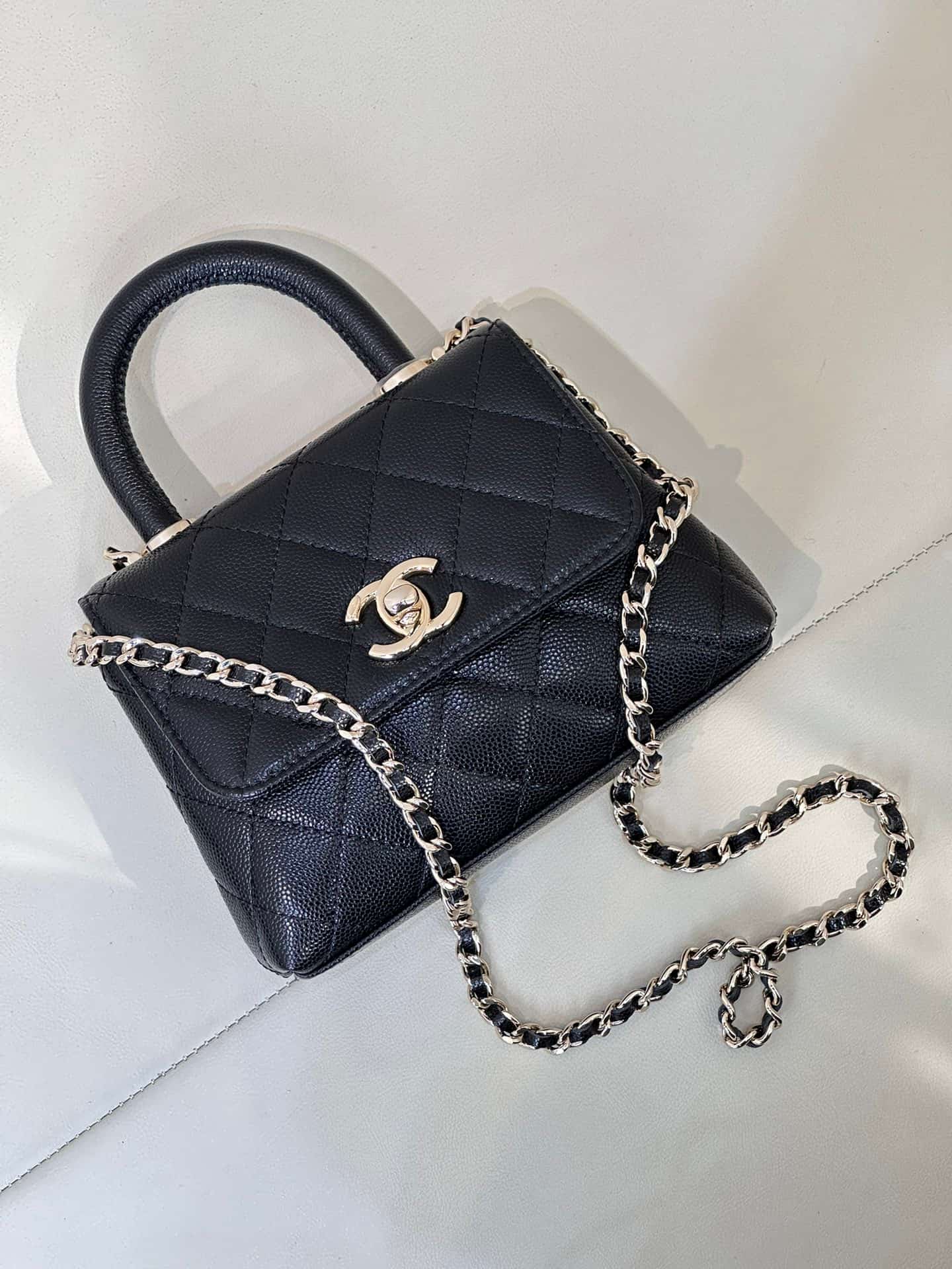 Chanel Clutch with chain Grained Calfskin & Gold-Tone Metal Black AP4244 TOP