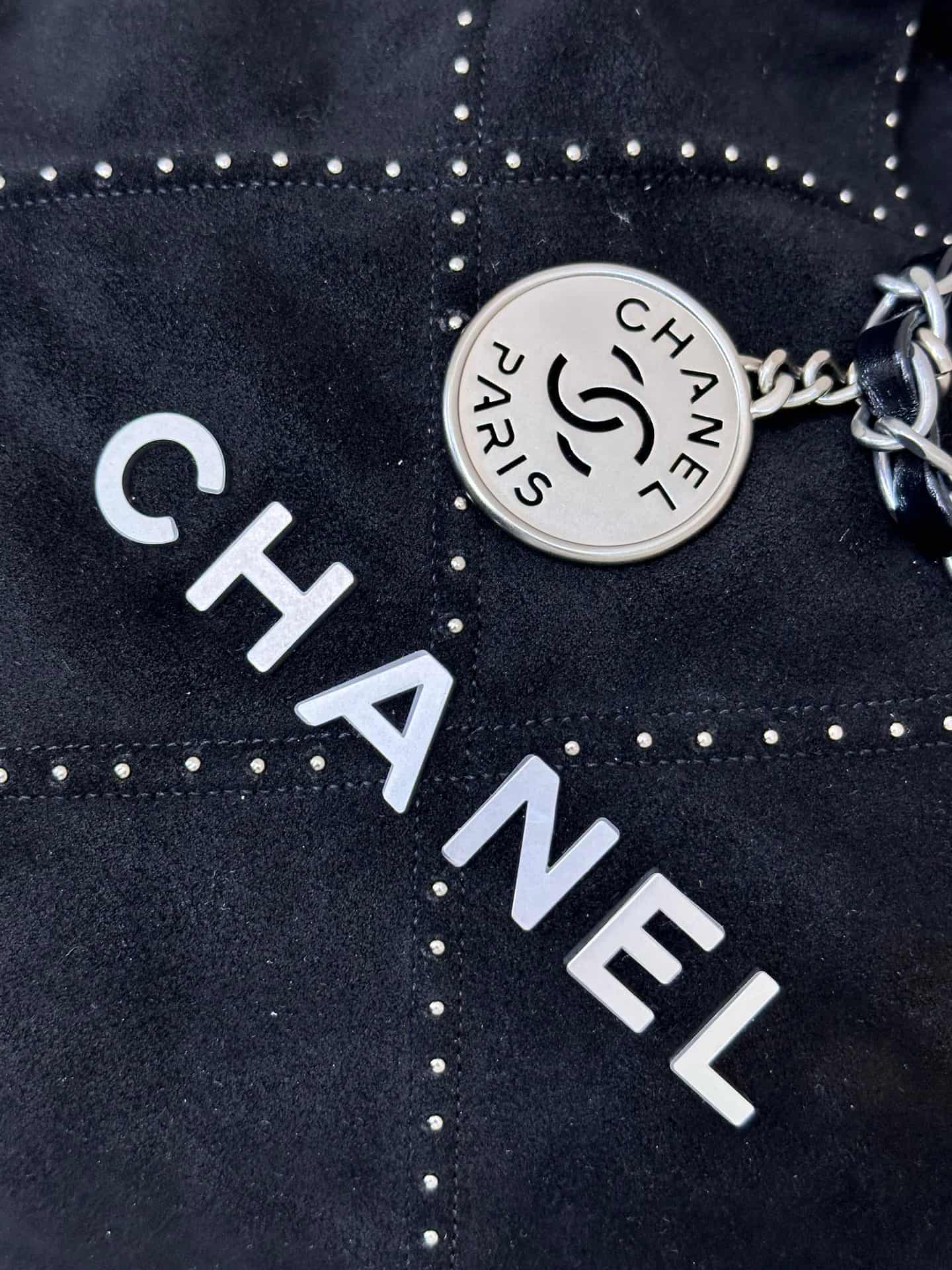 Chanel 22 Small handbag Suede calfskin studs & silver-tone metal AS3260 Black TOP