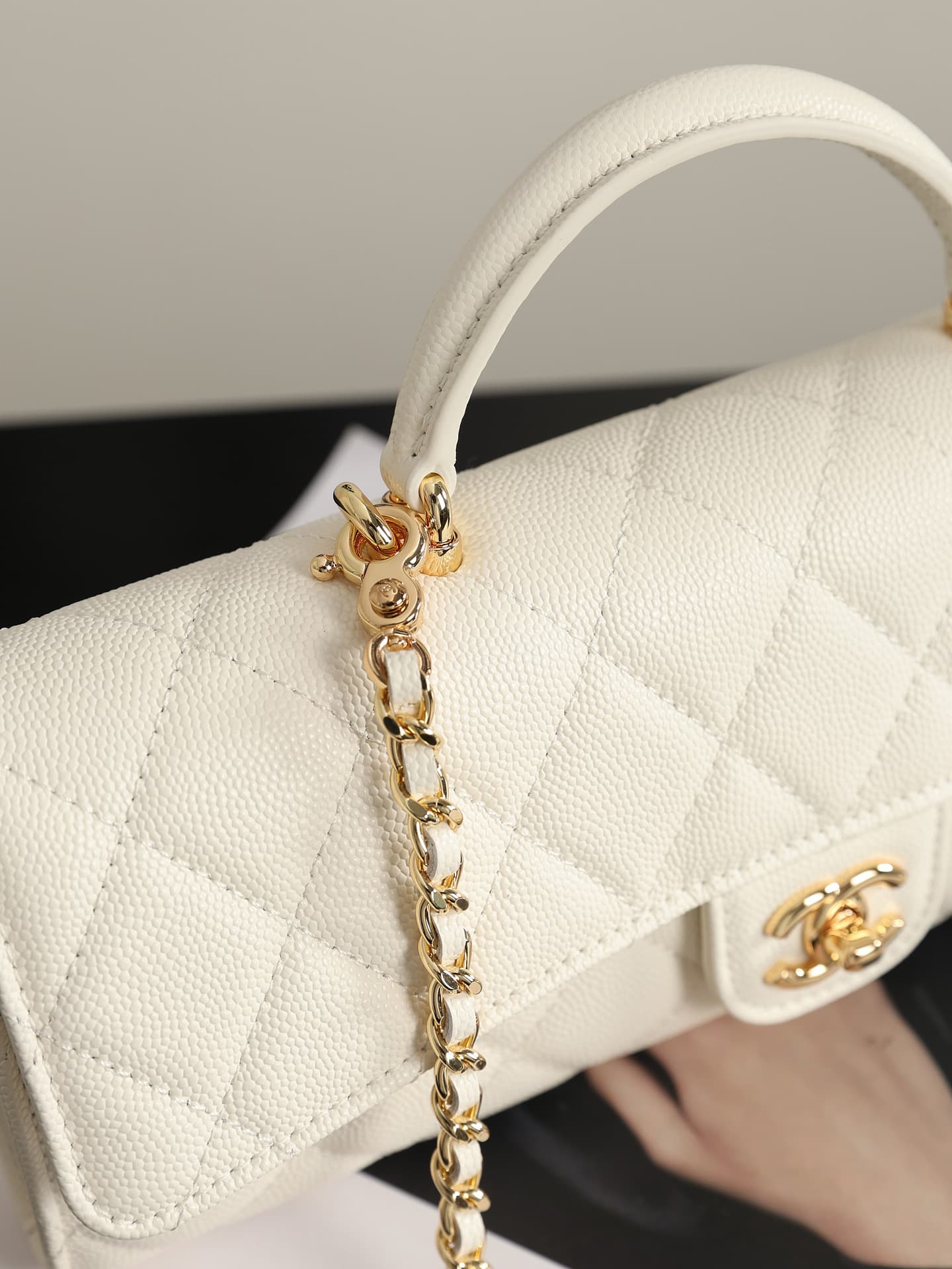 Chanel Clutch with chain Grained Calfskin & Gold-Tone Metal White AP5280 A