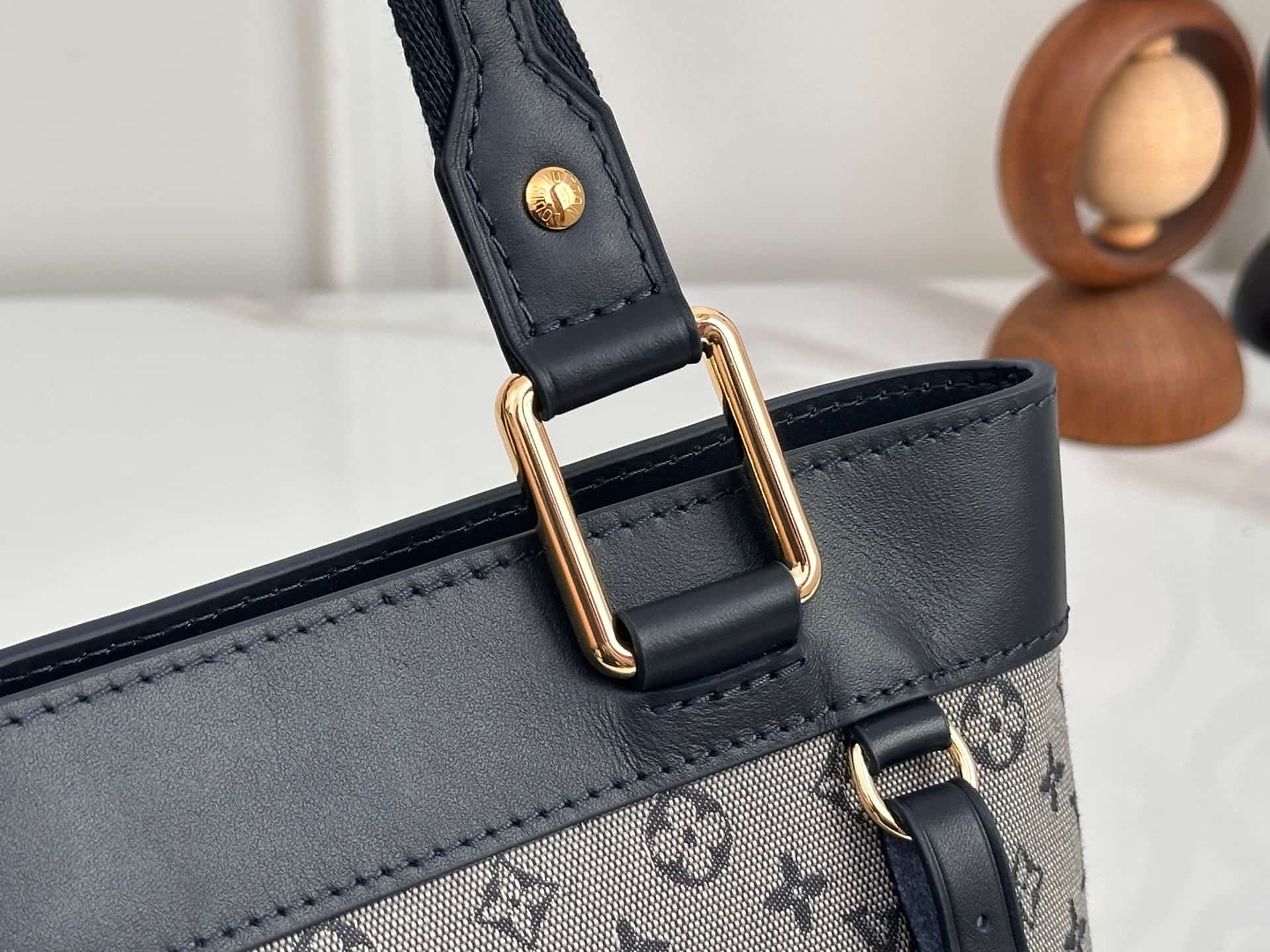 Louis Vuitton Monogram Lin Lucille shoulder bag M92610 High