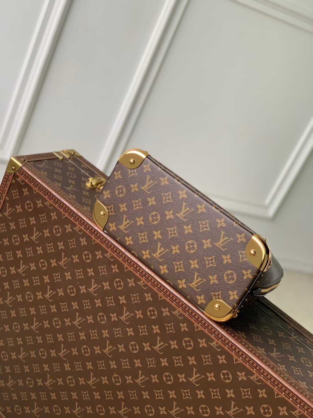 Louis Vuitton Alma Trunk handbag in Monogram canvas M27216 High