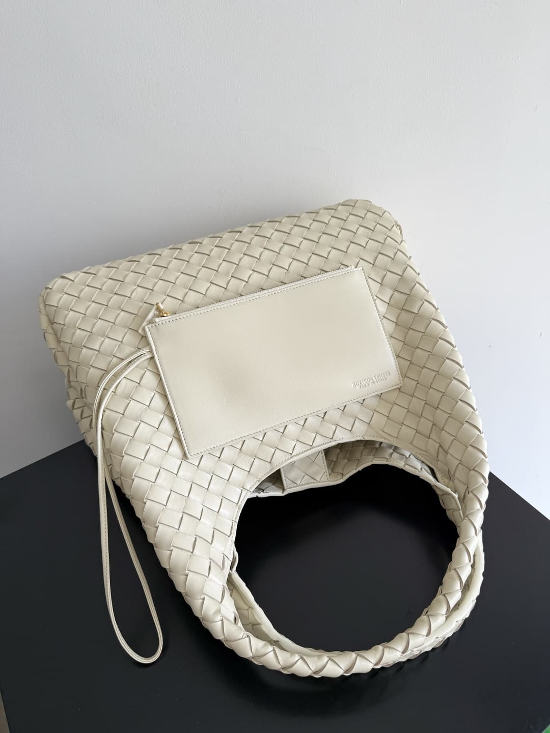 Bottega Veneta Large Campana shoulder bag in Intrecciato leather White TOP