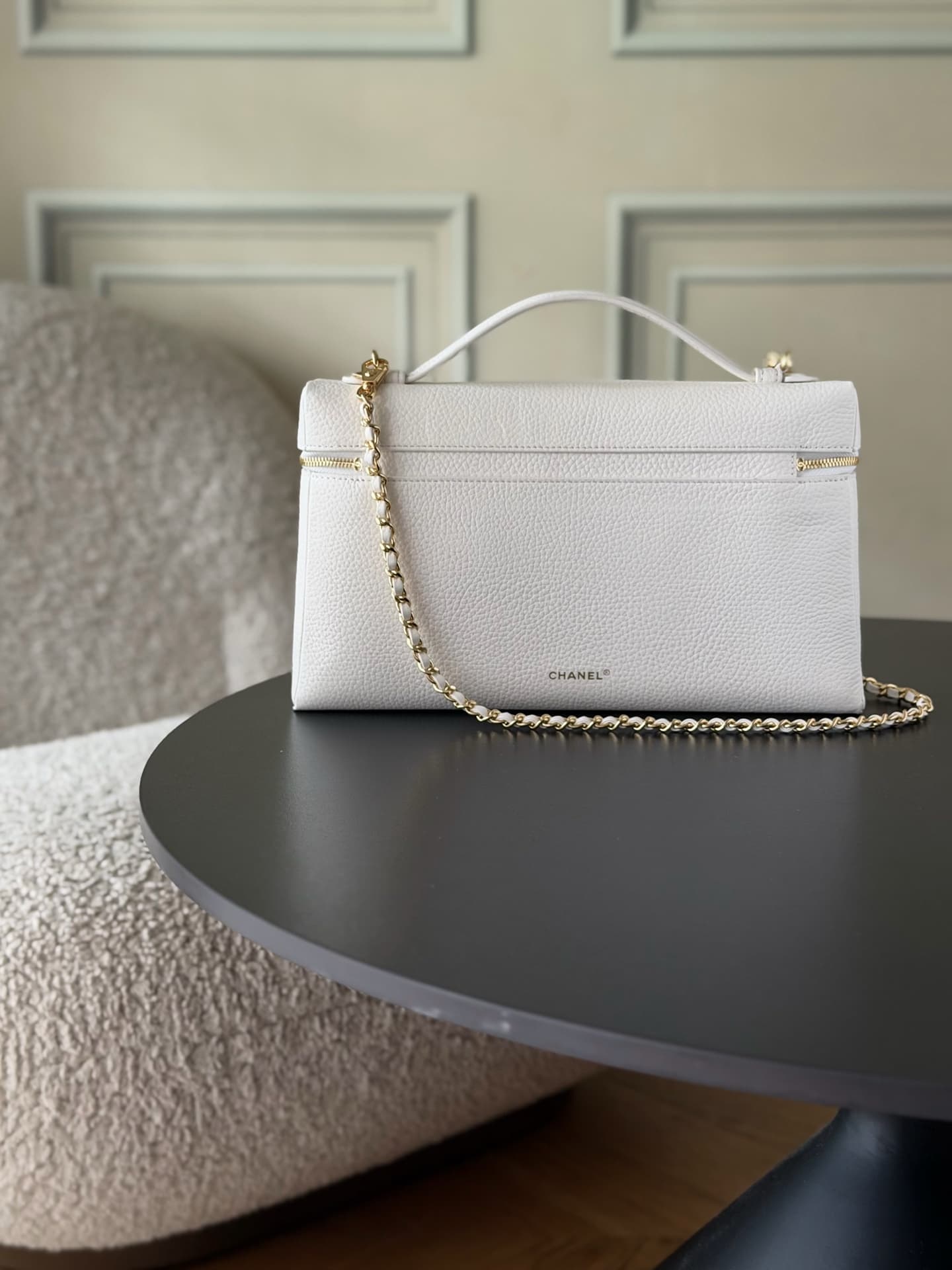 Chanel Large Vanity with chain Grained Calfskin & Gold-Tone Metal White AS5348 A