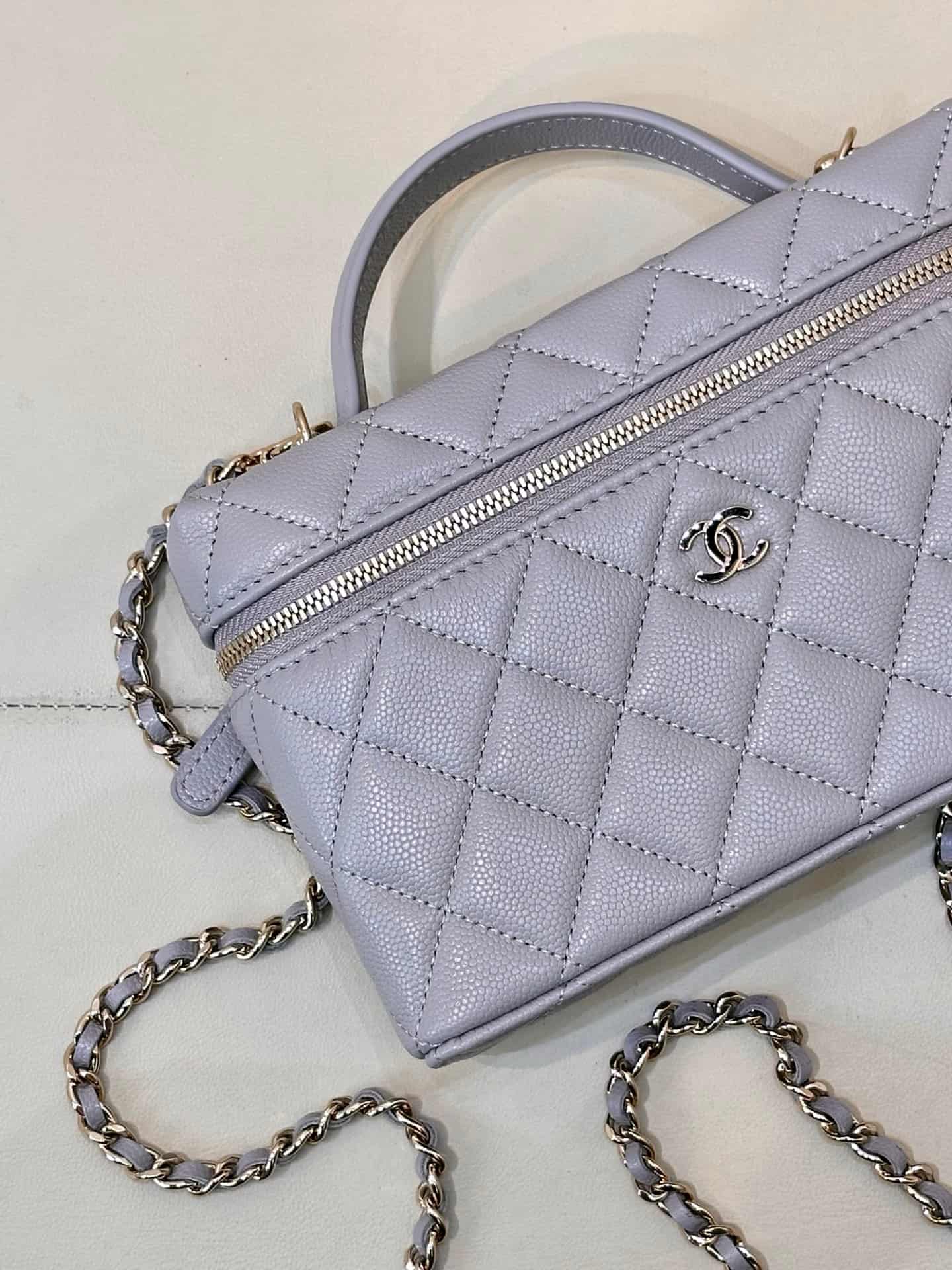Chanel Classic Vanity with Chain Grained Calfskin & Gold-Tone Metal Grey AP4385 TOP