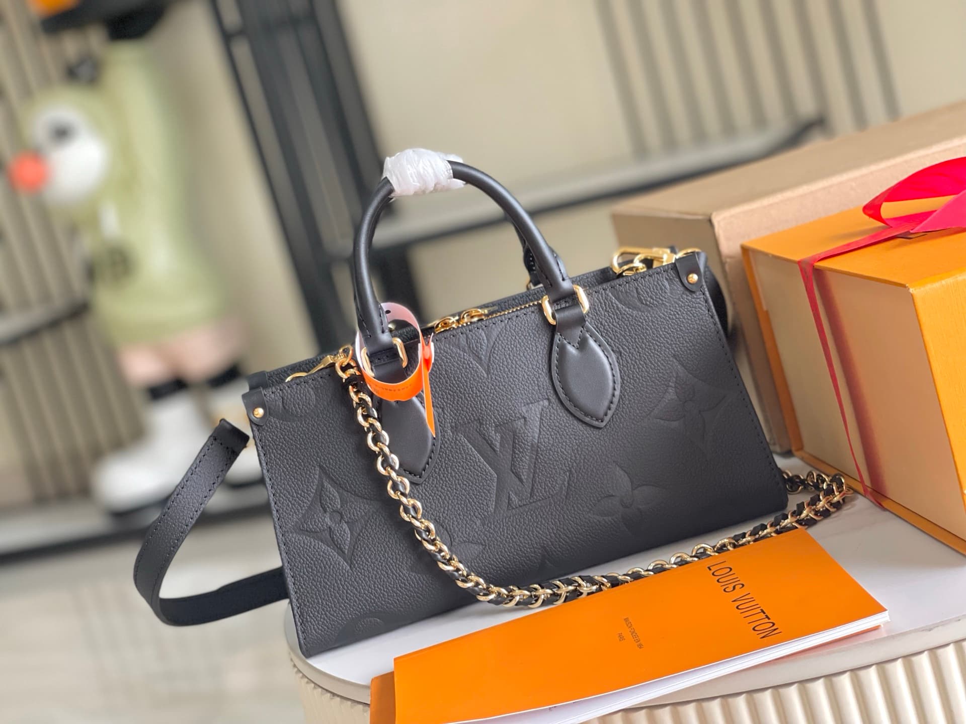 Louis Vuitton ONTHEGO East West Monogram Empreinte M23640 TOP