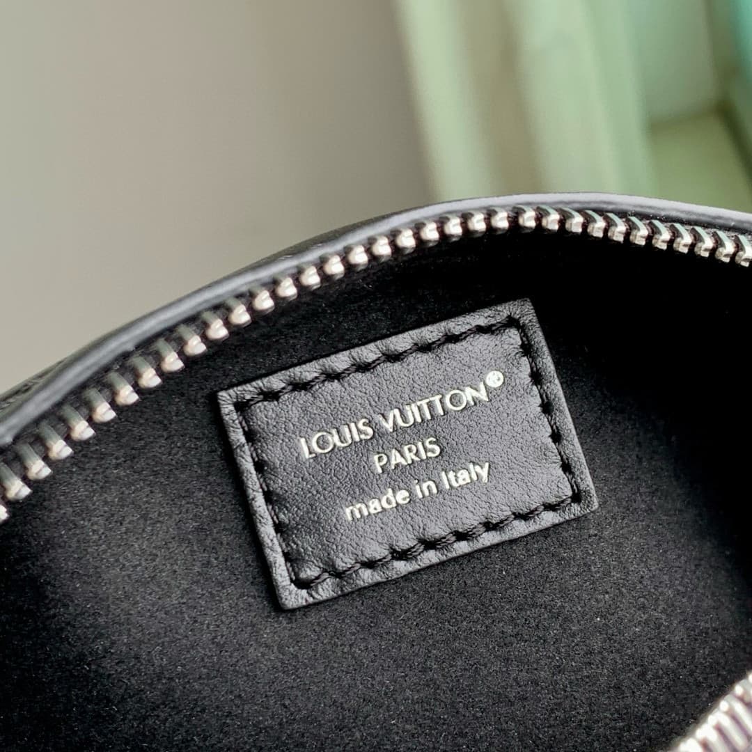 Louis Vuitton  Pochette Vibe Black Lambskin leather M14544 High