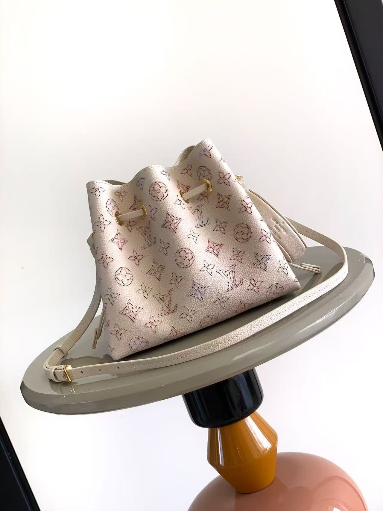 Louis Vuitton BELLA Mahina  M57855 High