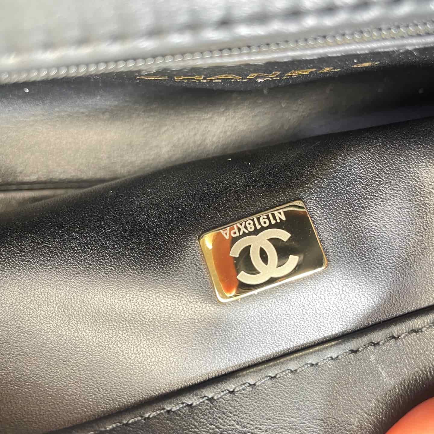 Chanel Maxi Flap Bag with Top Handle Washed Denim& Gold-Tone Metal AS6091 Black A