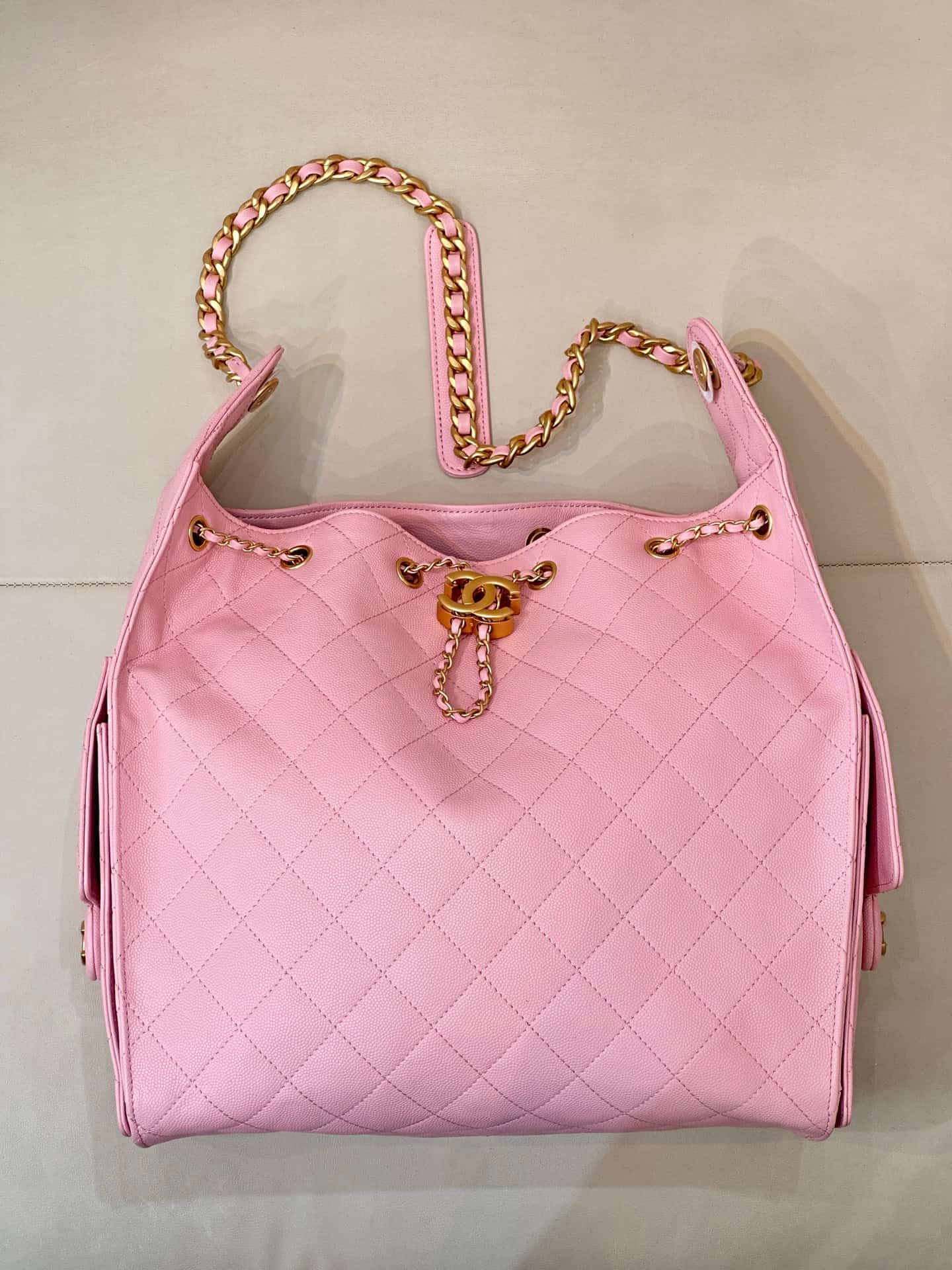Chanel 25 Medium Hobo handbag AS5311 Grained Calfskin & Gold-tone Metal Pink TOP