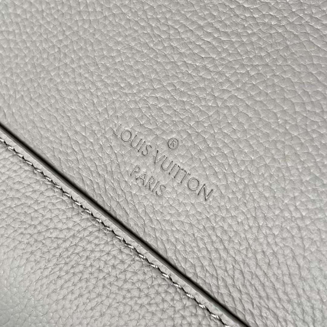 Louis Vuitton MESSENGER Black grained calf leather M57080 High