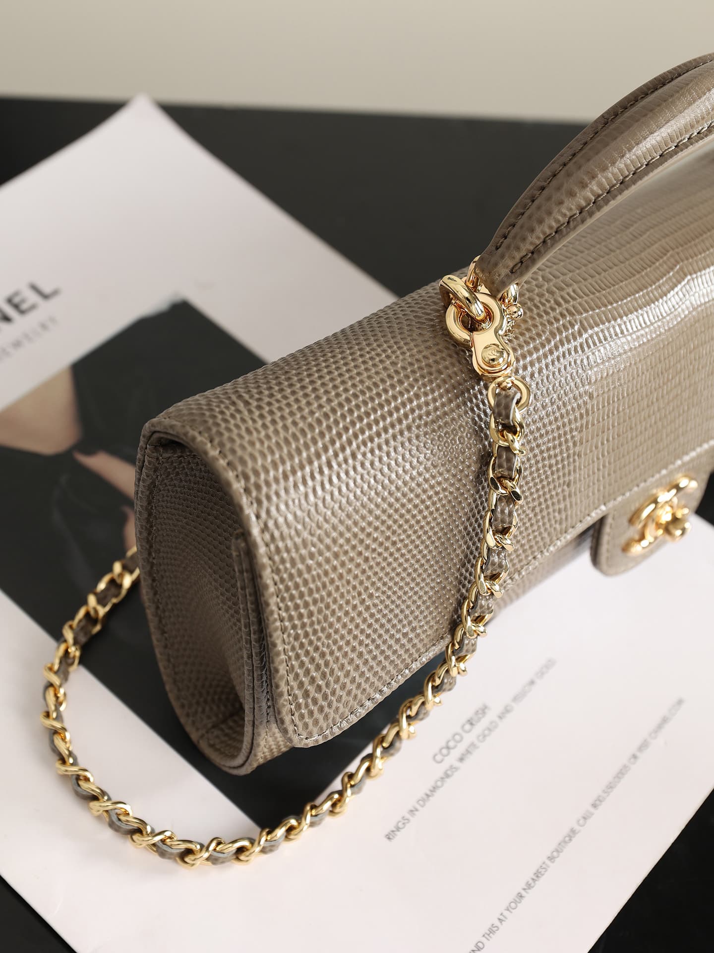 Chanel Clutch with chain Lizard Embossed Calfskin & Gold-Tone Metal Khaki AP5280 A