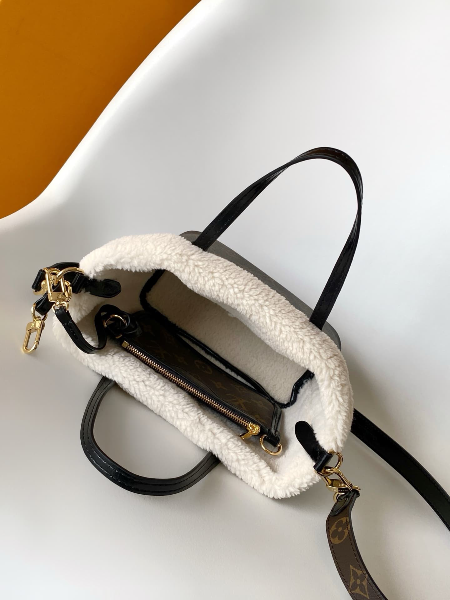 Louis Vuitton Neverfull Bandoulière Inside Out BB Monogram Shearling Coated canvas M26315 High