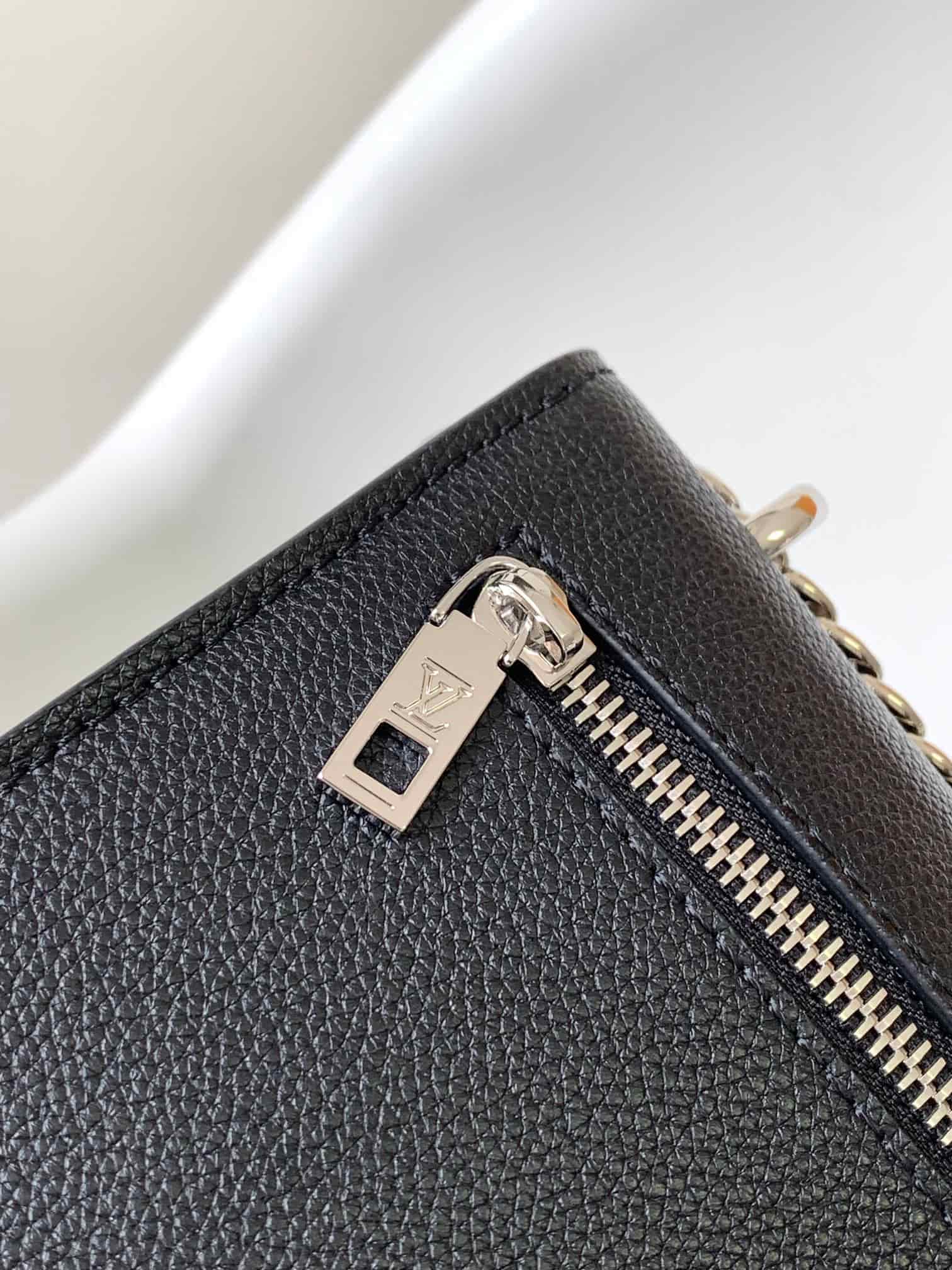 Louis Vuitton Soft Calfskin My Lockme Chain Bag Black M51418 High