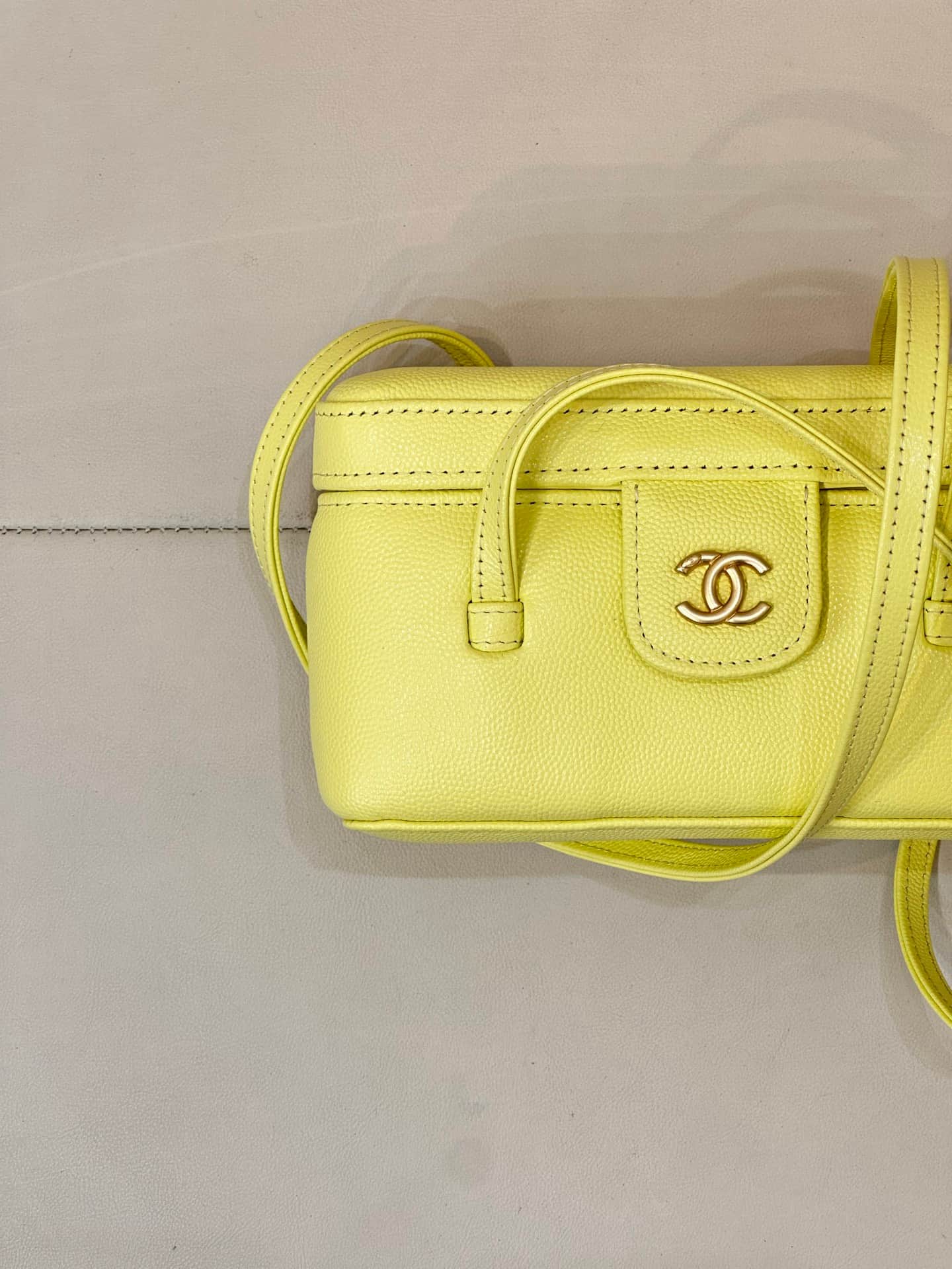 Chanel Long Vanity with Leather Strap Grained Shiny Calfskin & Gold-Tone Metal Light Yellow AP5067 TOP