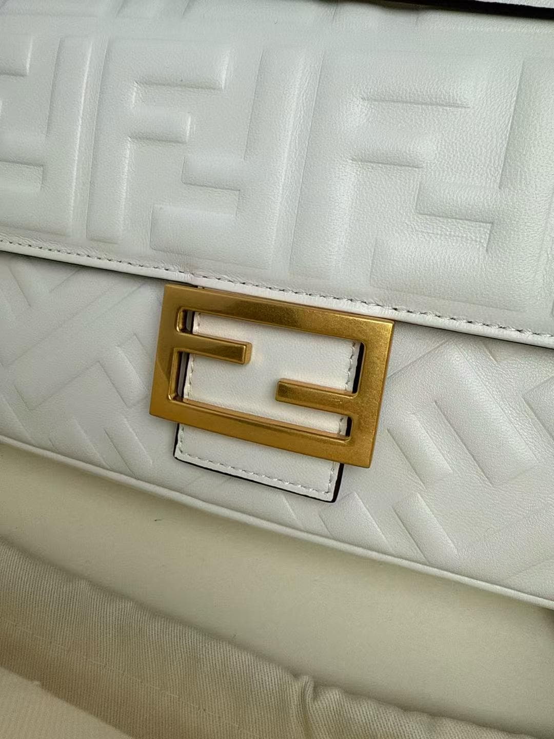 Fendi BAGUETTE leather bag White High
