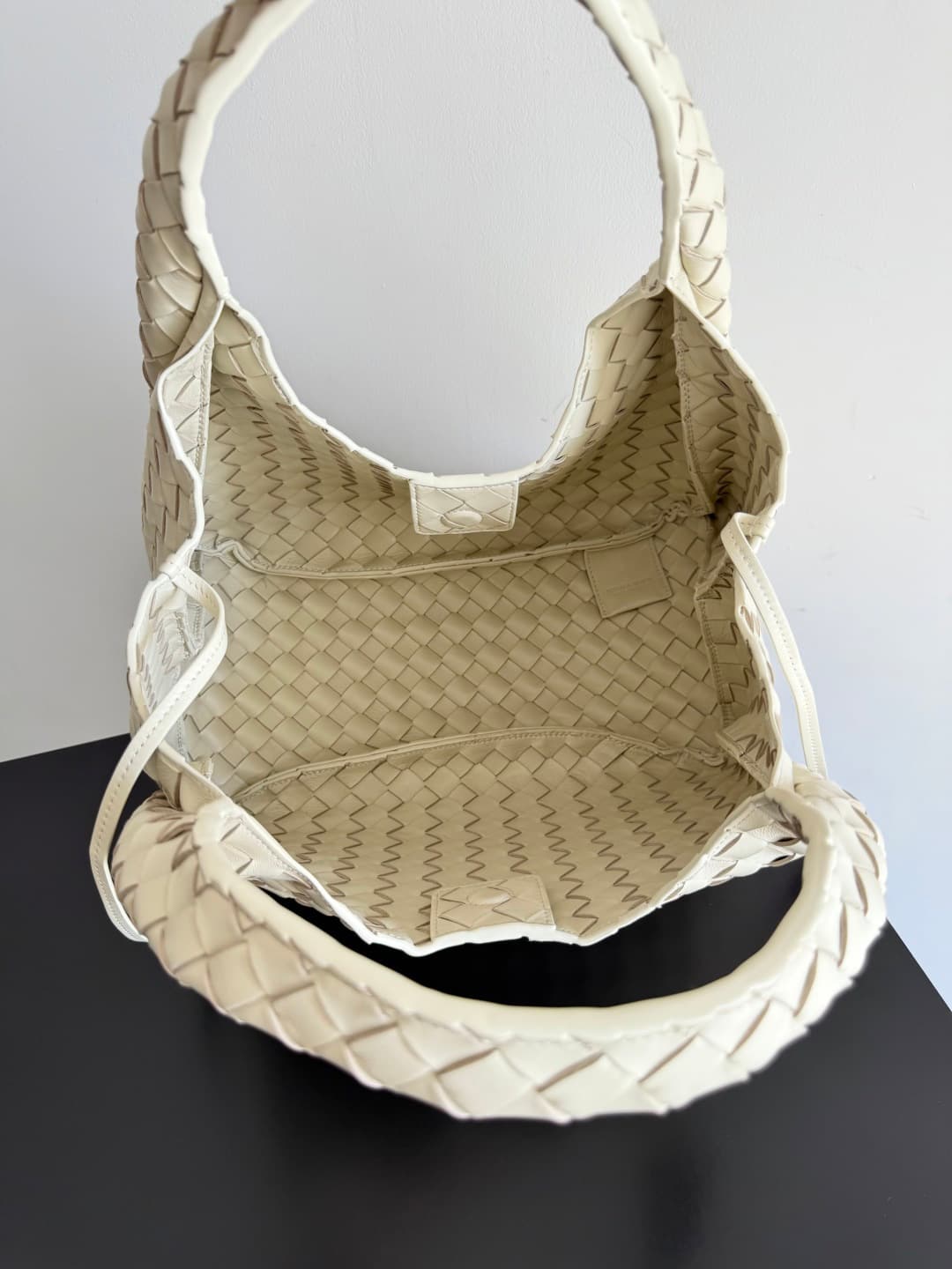 Bottega Veneta Medium Campana shoulder bag in Intrecciato leather Sea salt TOP