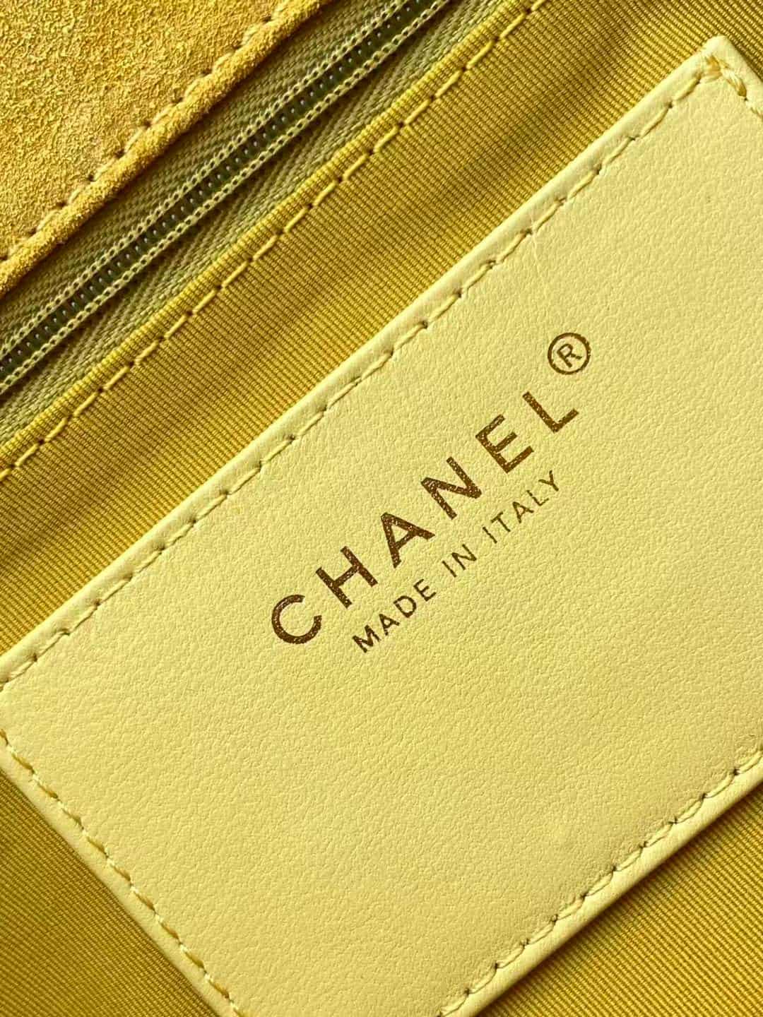 Chanel Classic Flap bag in Yellow Suede & Gold-Tone Metal AS5987 A