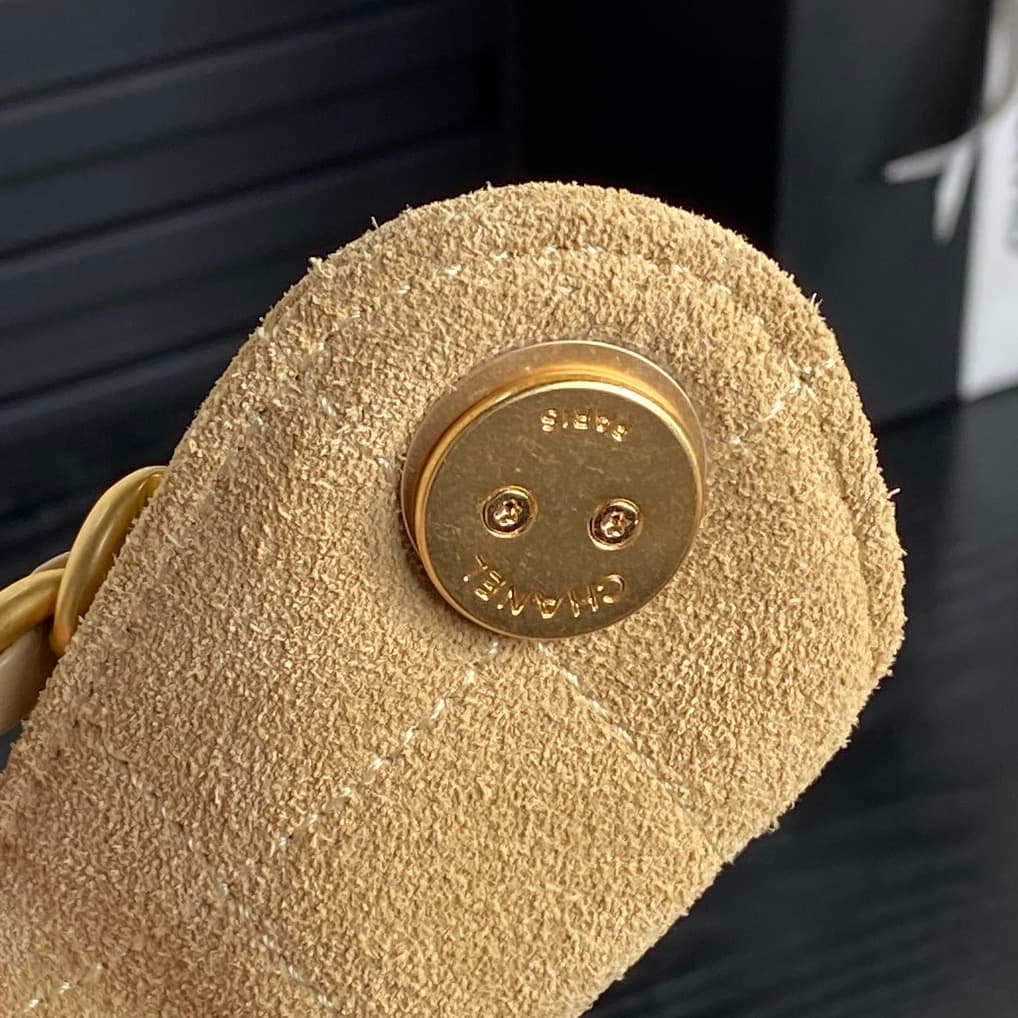 Chanel 25 Small Hobo handbag AS5293 Suede & gold-tone metal Camel A