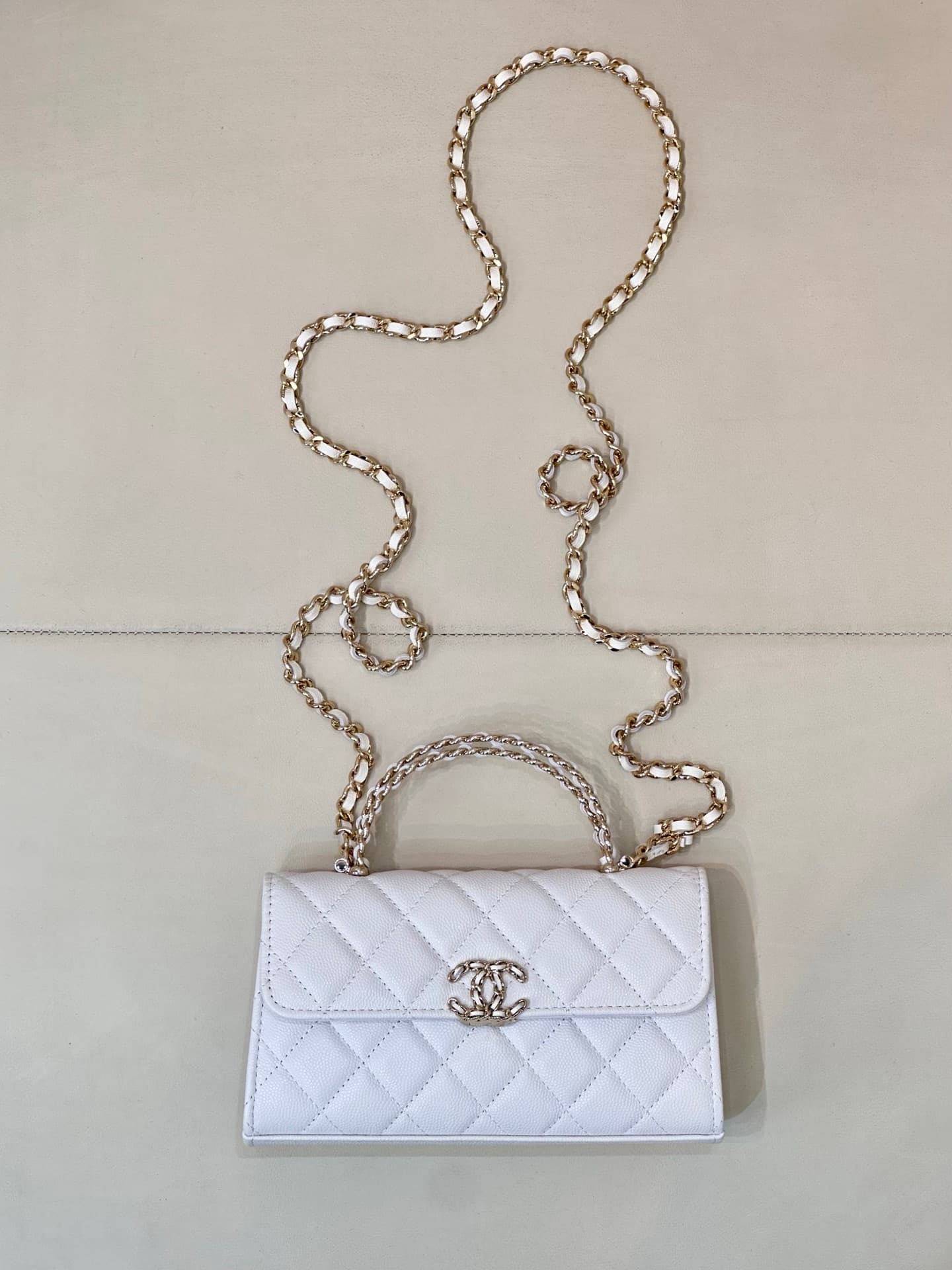 Chanel Clutch with chain Grained Calfskin&Gold-Tone Metal White AP3238 TOP