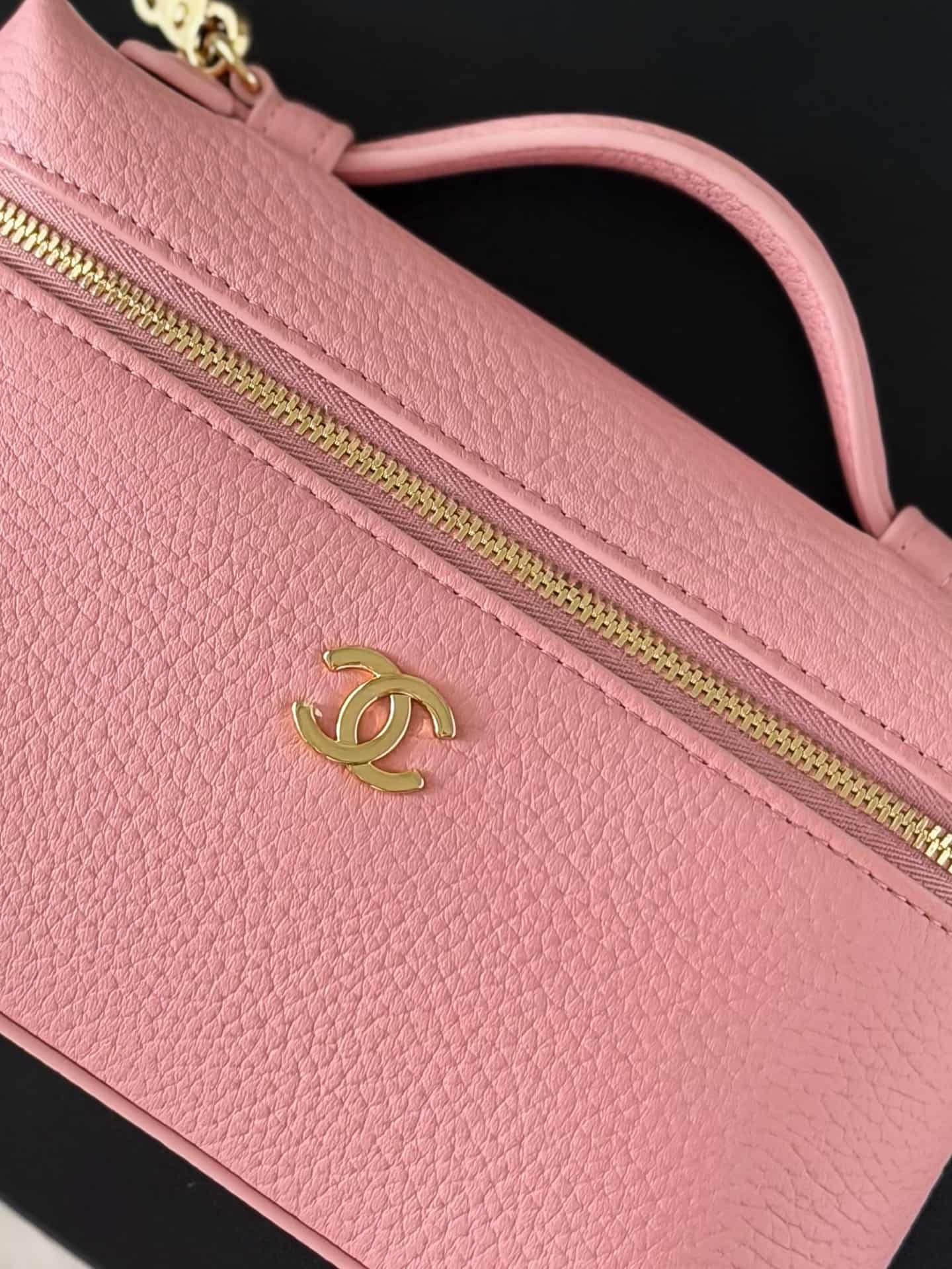 Chanel Small Vanity with chain Grained Calfskin & Gold-Tone Metal Pink AS5346 A