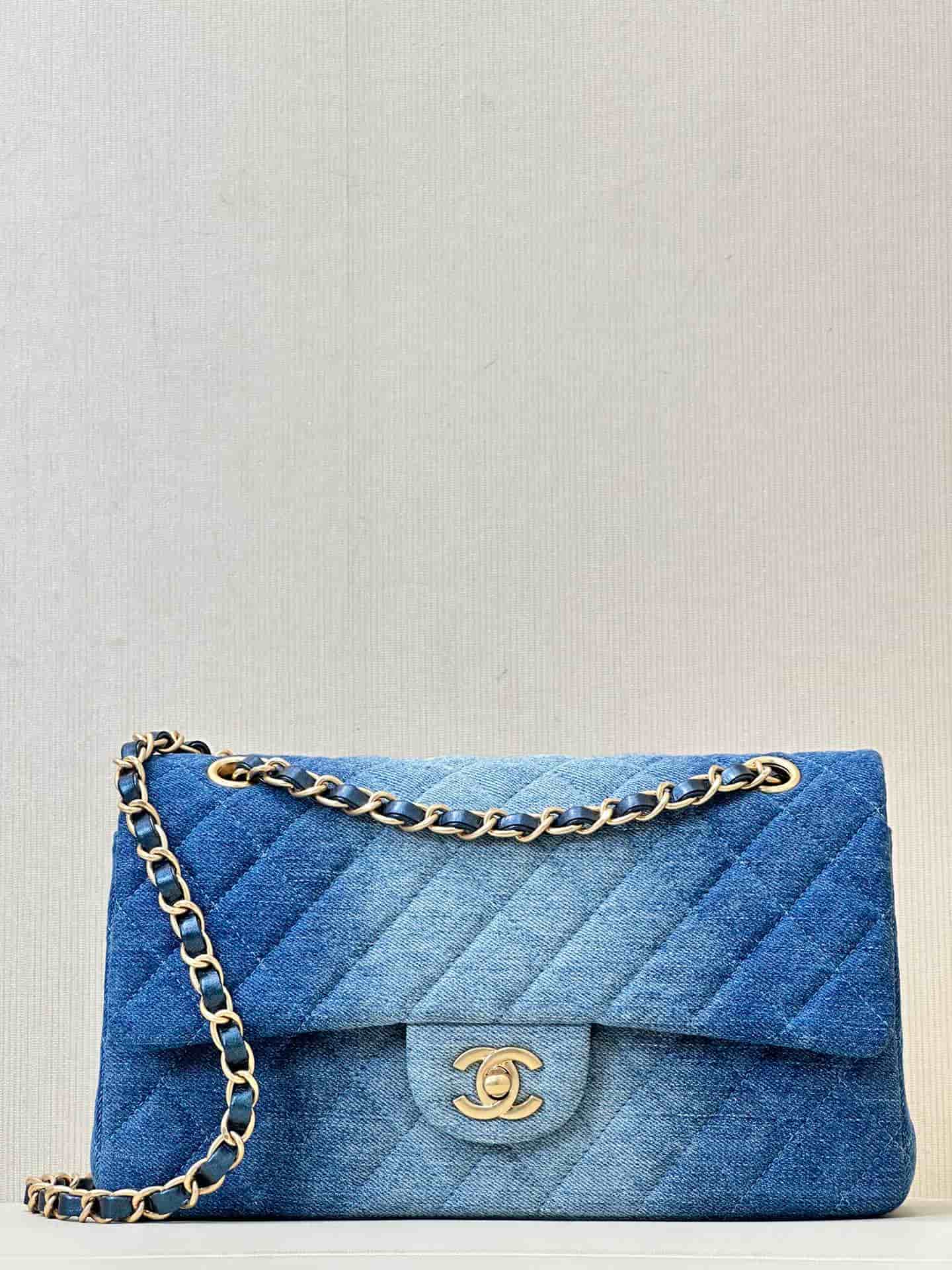 Chanel Medium CLASSIC HANDBAG Denim &Gold-tone Metal Blue TOP