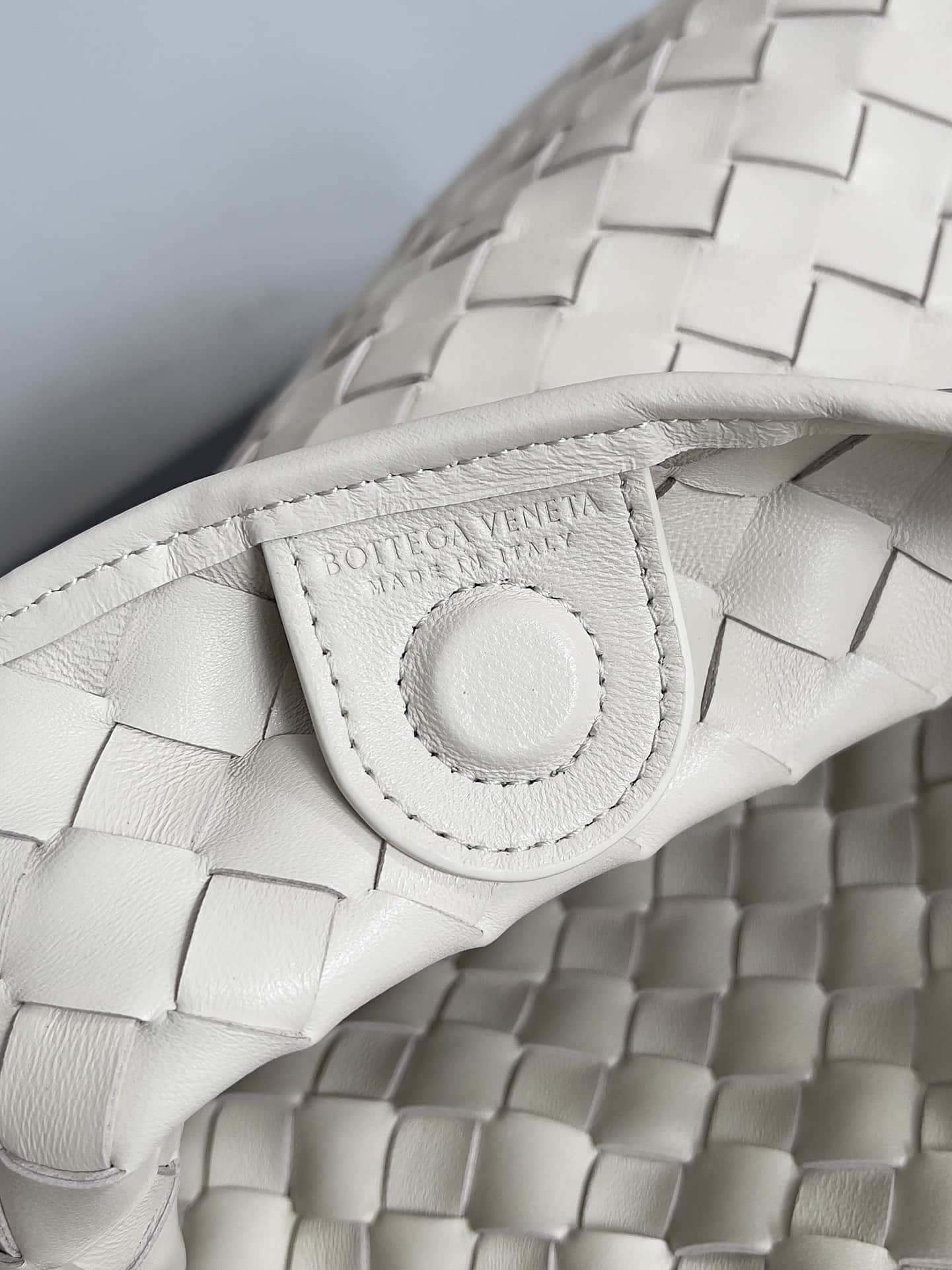 BV Sardine Small Intrecciato White TOP