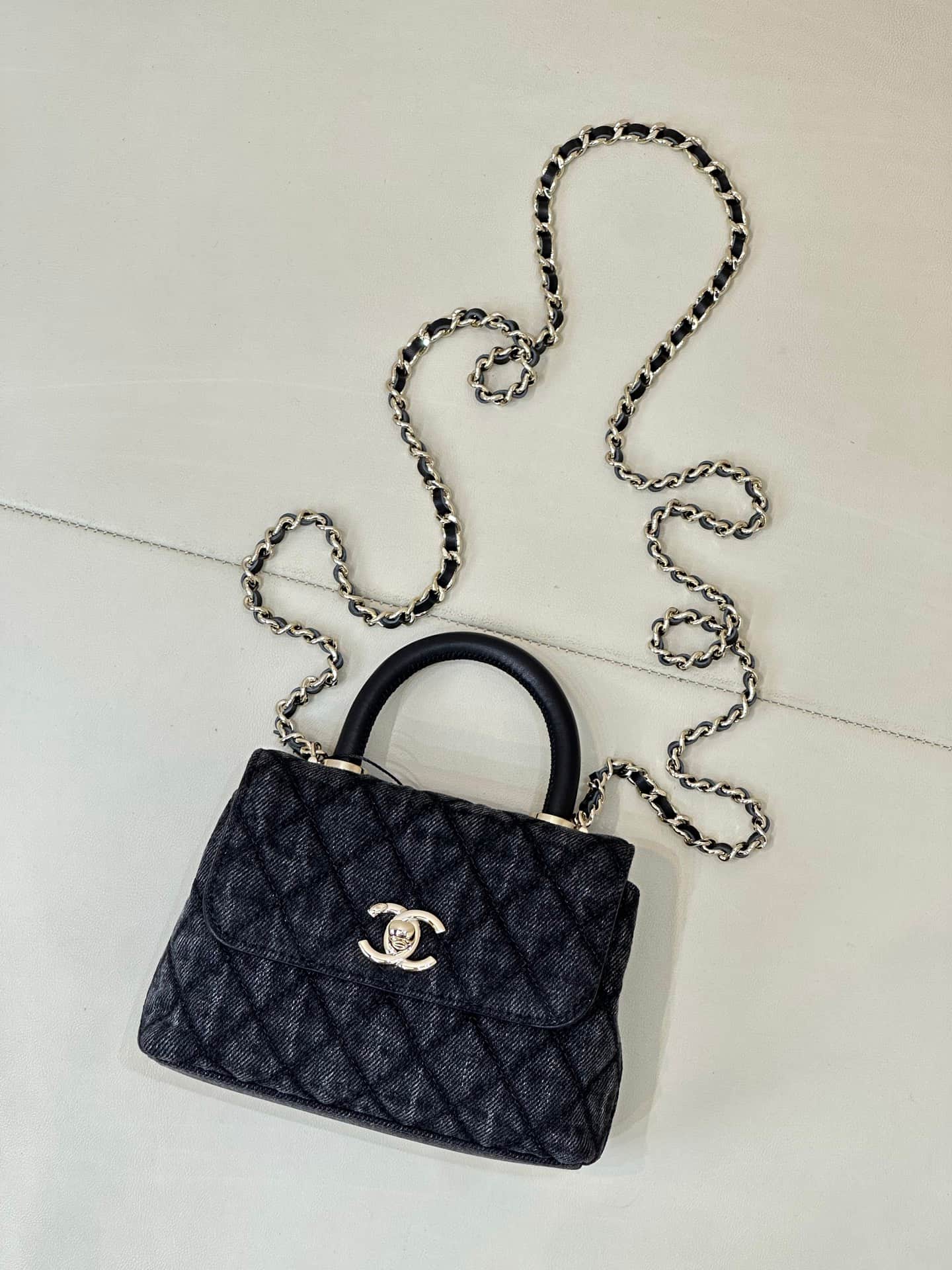 Chanel Clutch with chain Washed Denim, Calfskin & Gold-Tone Metal Black AP4244 TOP