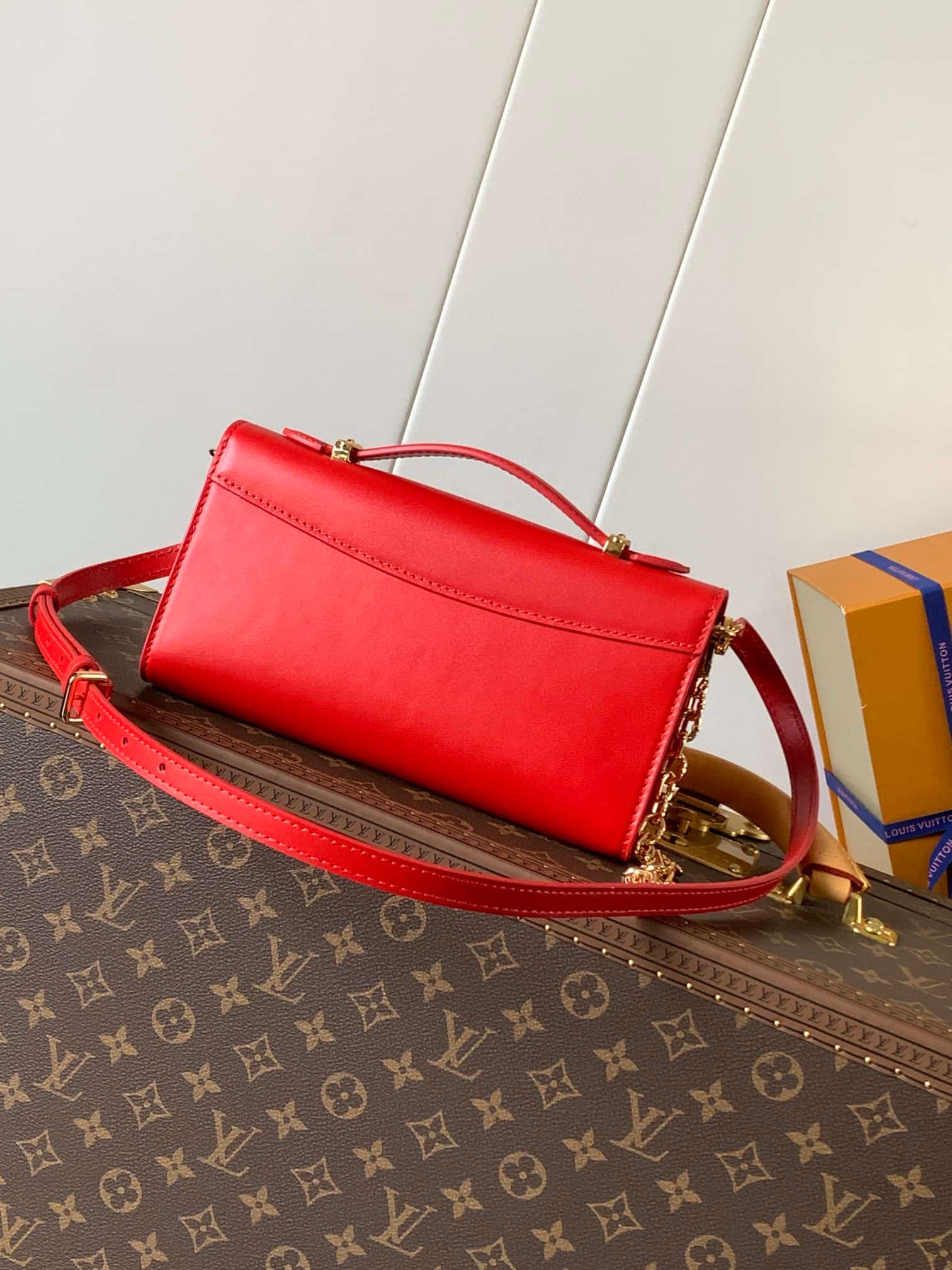 Louis Vuitton Wallet On Chain Capucines Lipstick Red Calf leather M12405 High