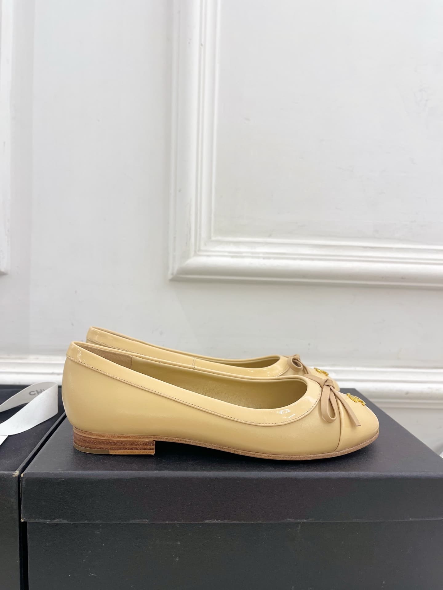 Chanel Lambskin Cap Toe CC Ballerina Flats Women