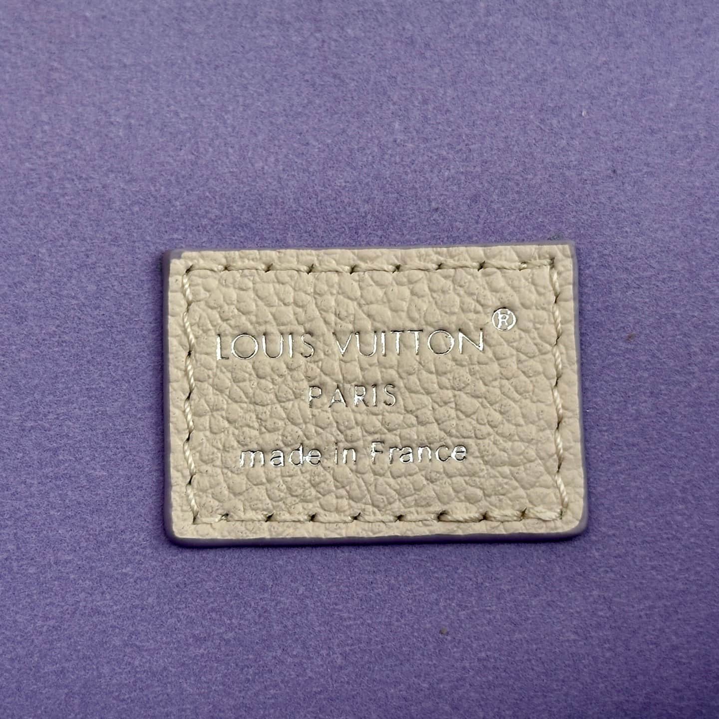 Louis Vuitton Backup Link Quartz Embossed cowhide leather M2A375 High