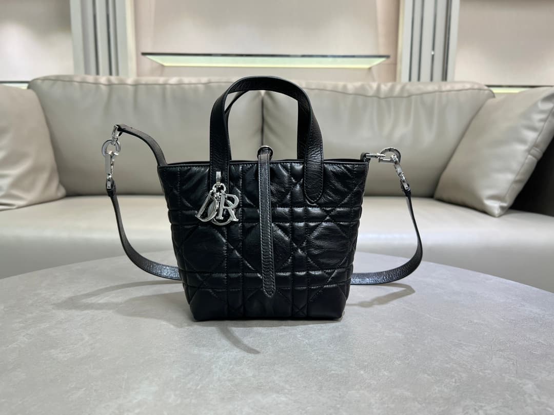 Small Dior Toujours Vertical Tote Bag Black Macrocannage Calfskin M2835 High