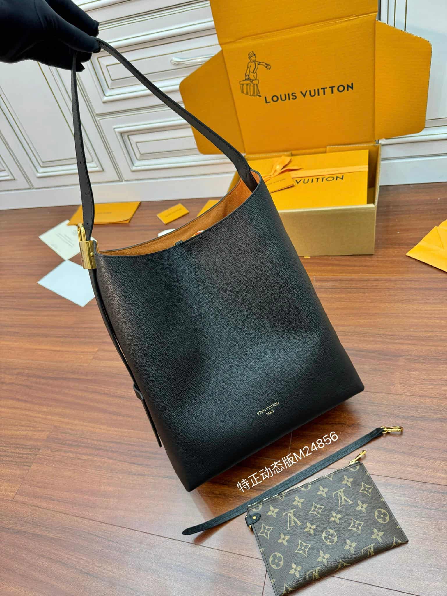 Louis Vuitton Low Key Hobo MM M24856 Black Grained calfskin TOP