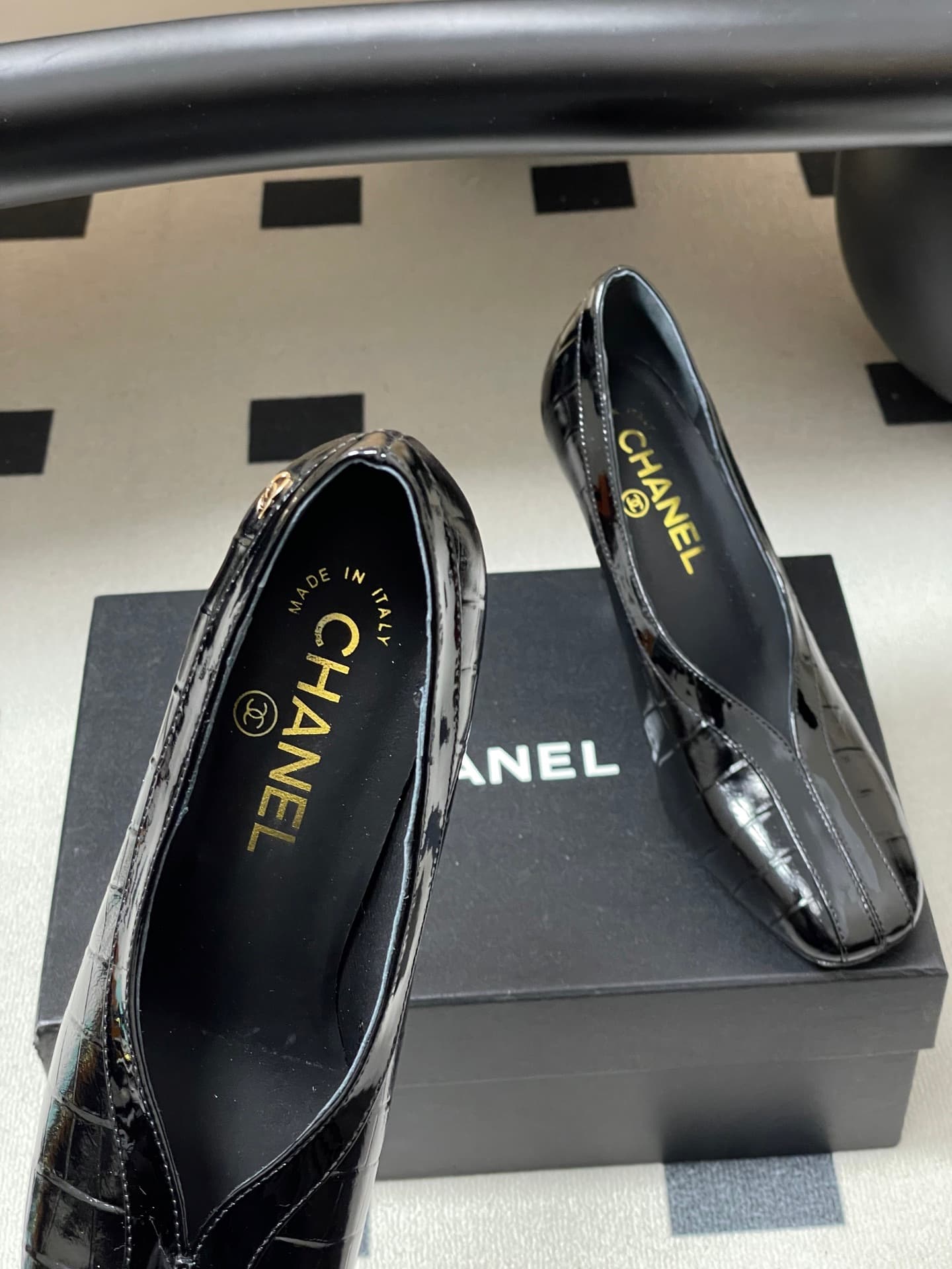 Chanel Noir Croc-Embossed Sculpted Pumps