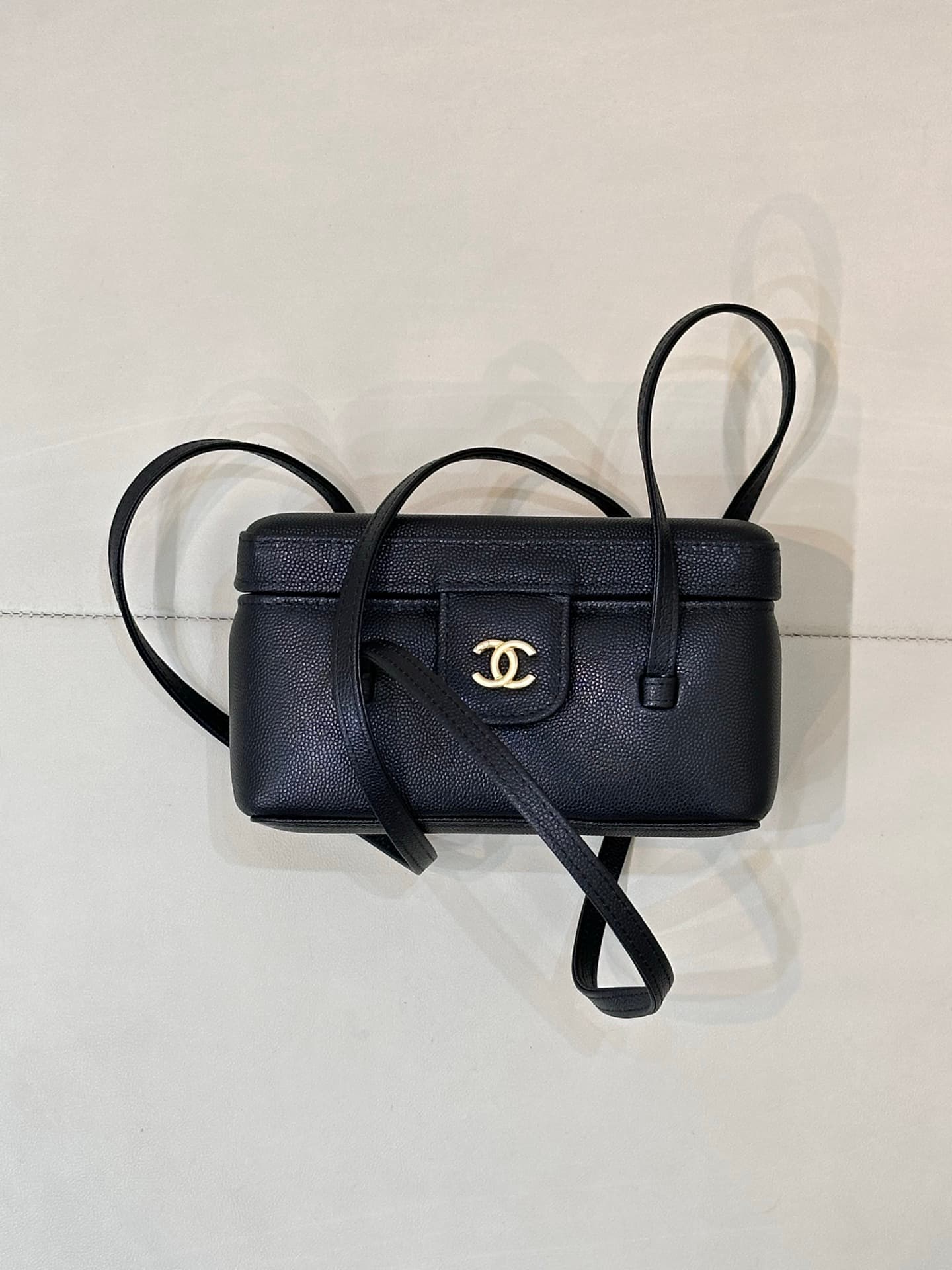 Chanel Long Vanity with Leather Strap Grained Shiny Calfskin & Gold-Tone Metal Black AP5067 TOP