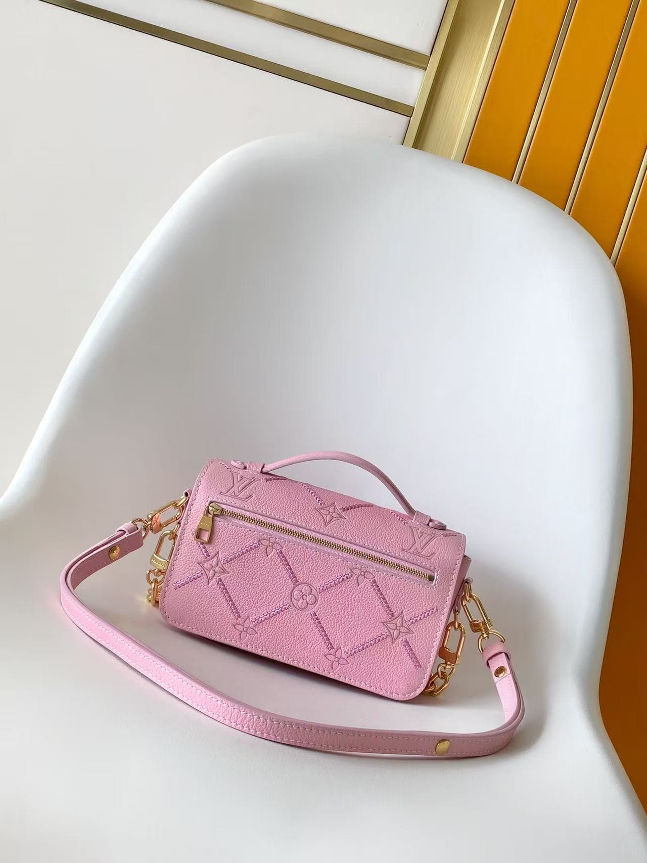 Louis Vuitton Pochette Métis East West Light Bliss Couture Monogram Empreinte Leather M29488 High